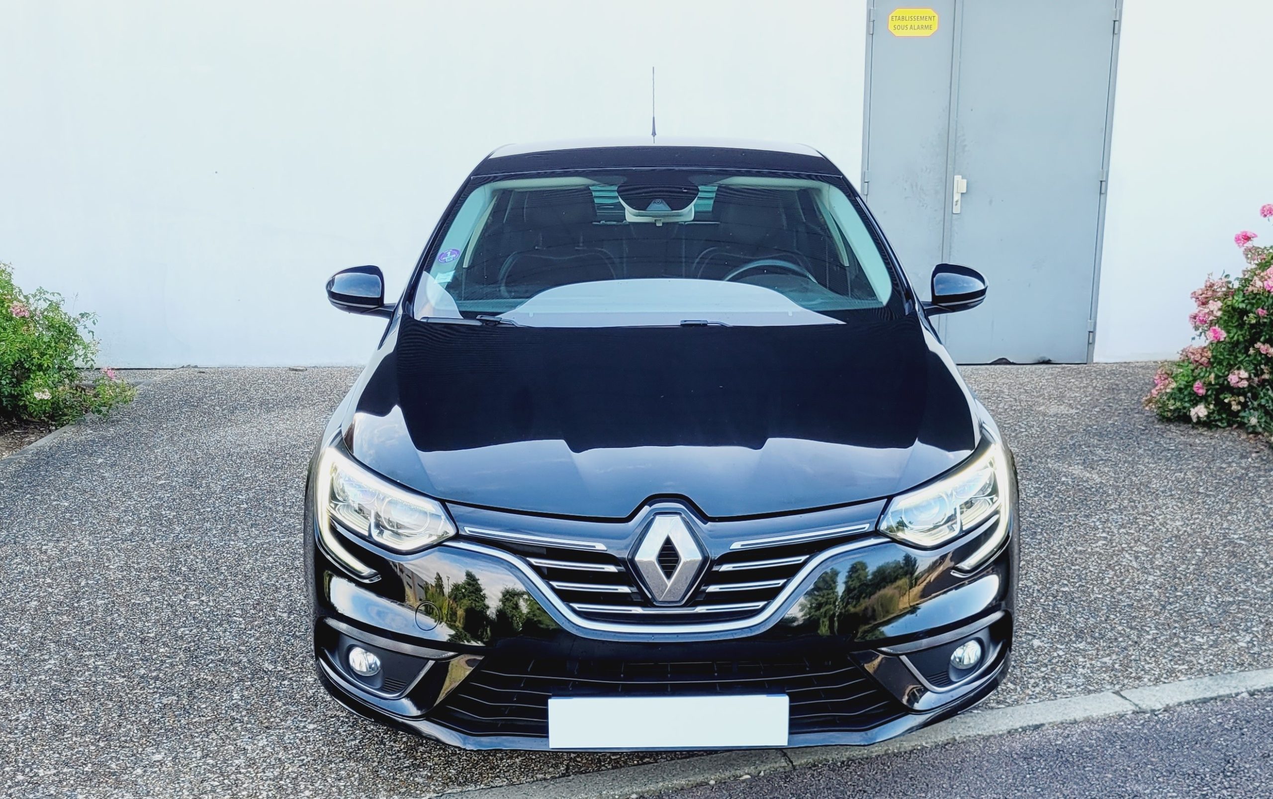 
								RENAULT Megane TCE 130 ENERGY EDC LIMITED full									