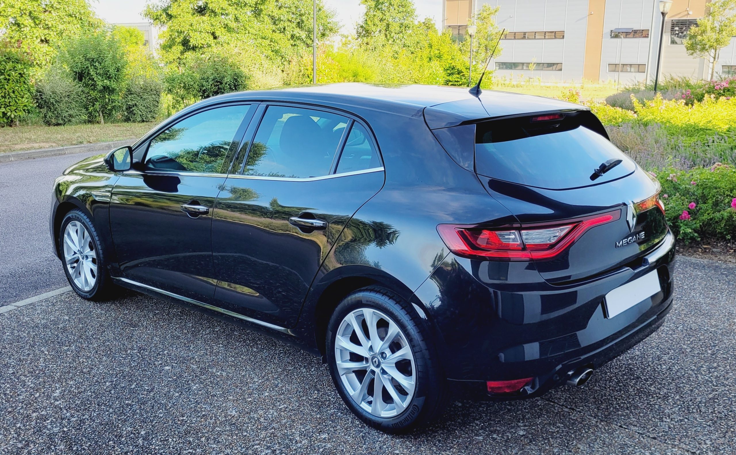 
								RENAULT Megane TCE 130 ENERGY EDC LIMITED full									