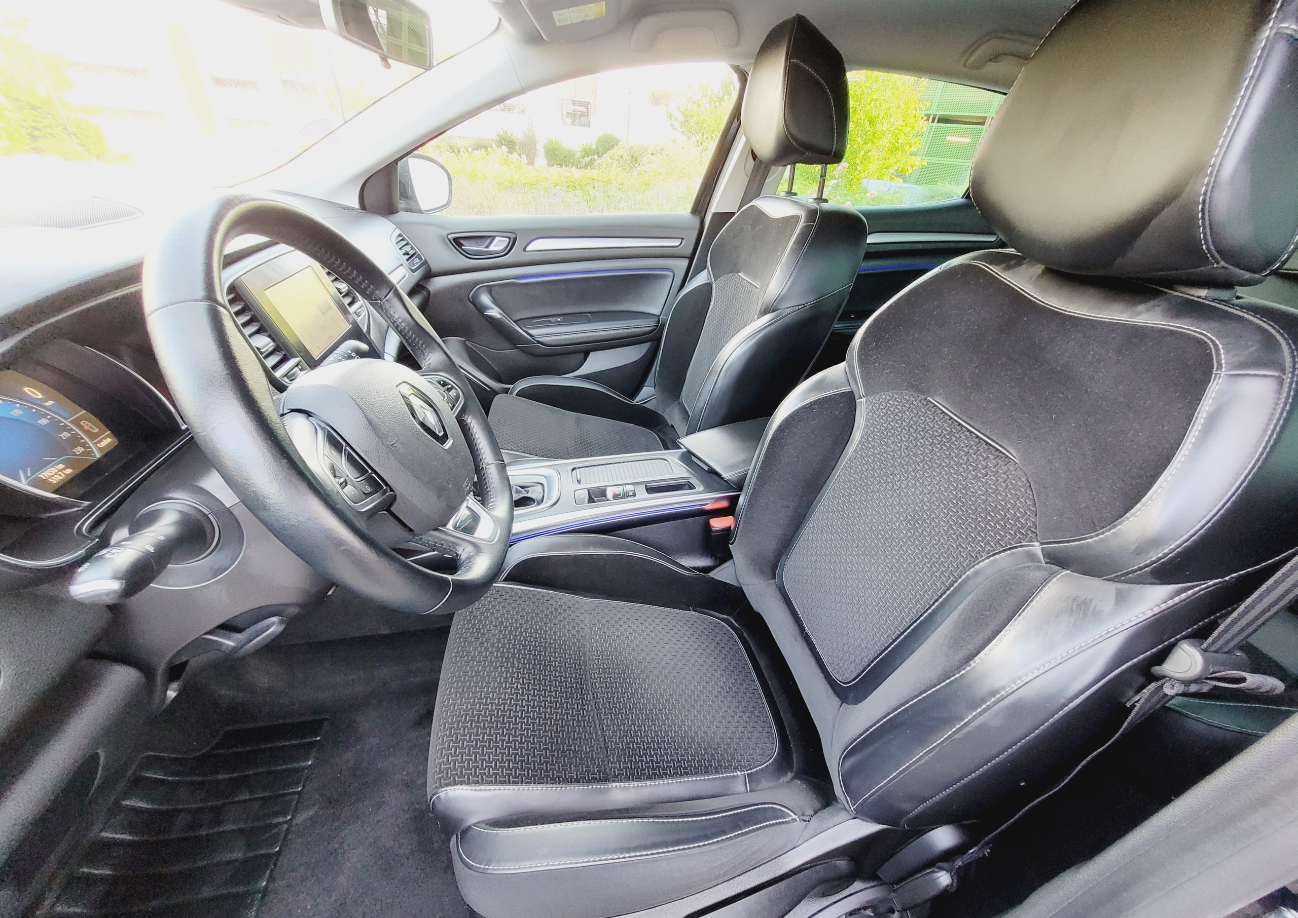 
								RENAULT Megane TCE 130 ENERGY EDC LIMITED full									