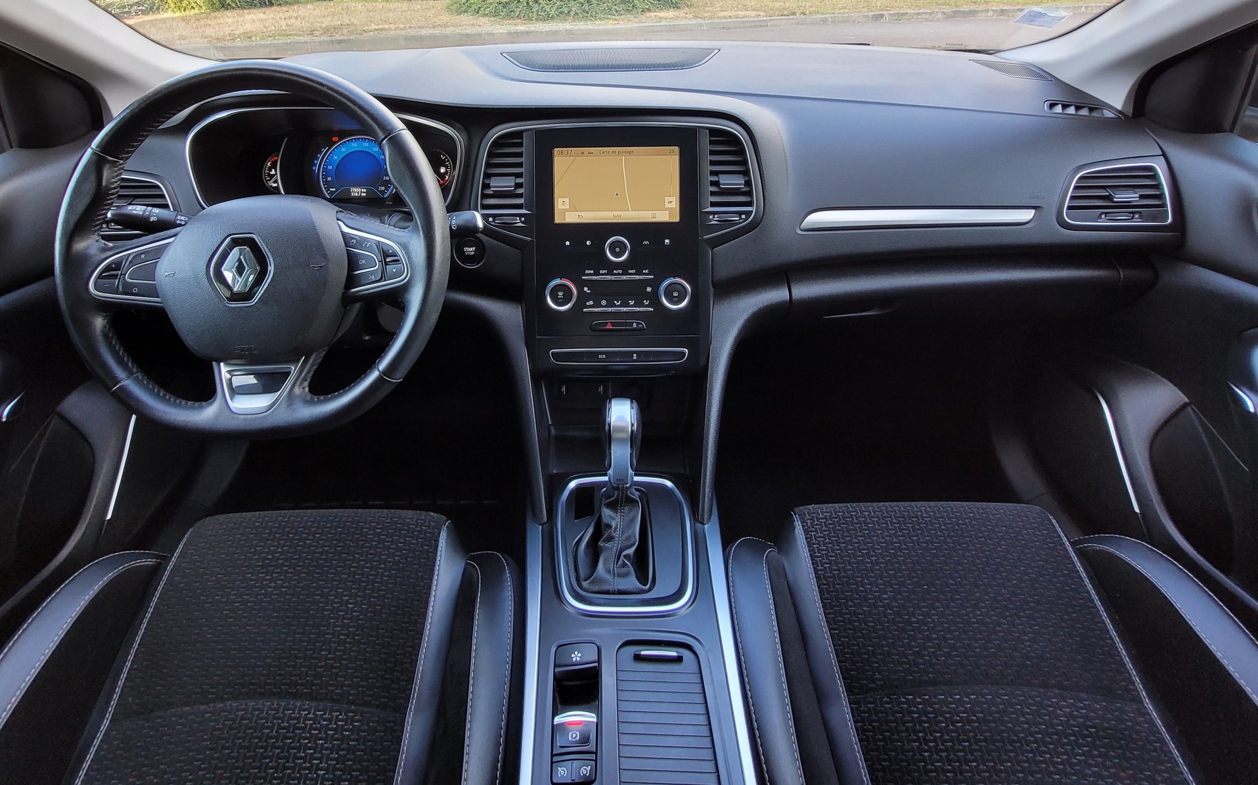 
								RENAULT Megane TCE 130 ENERGY EDC LIMITED full									