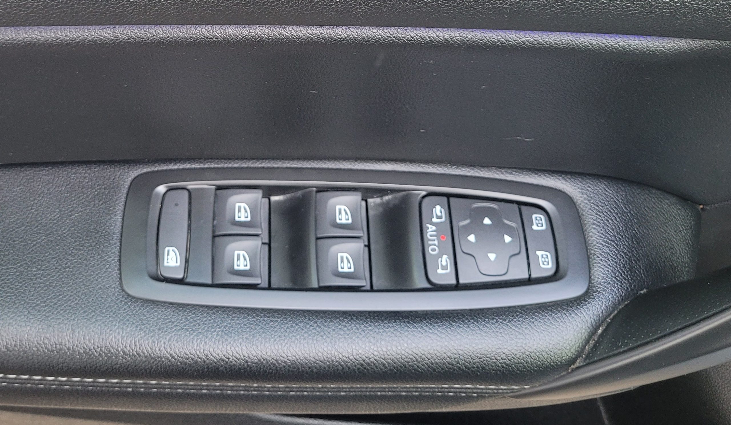 
								RENAULT Megane TCE 130 ENERGY EDC LIMITED full									