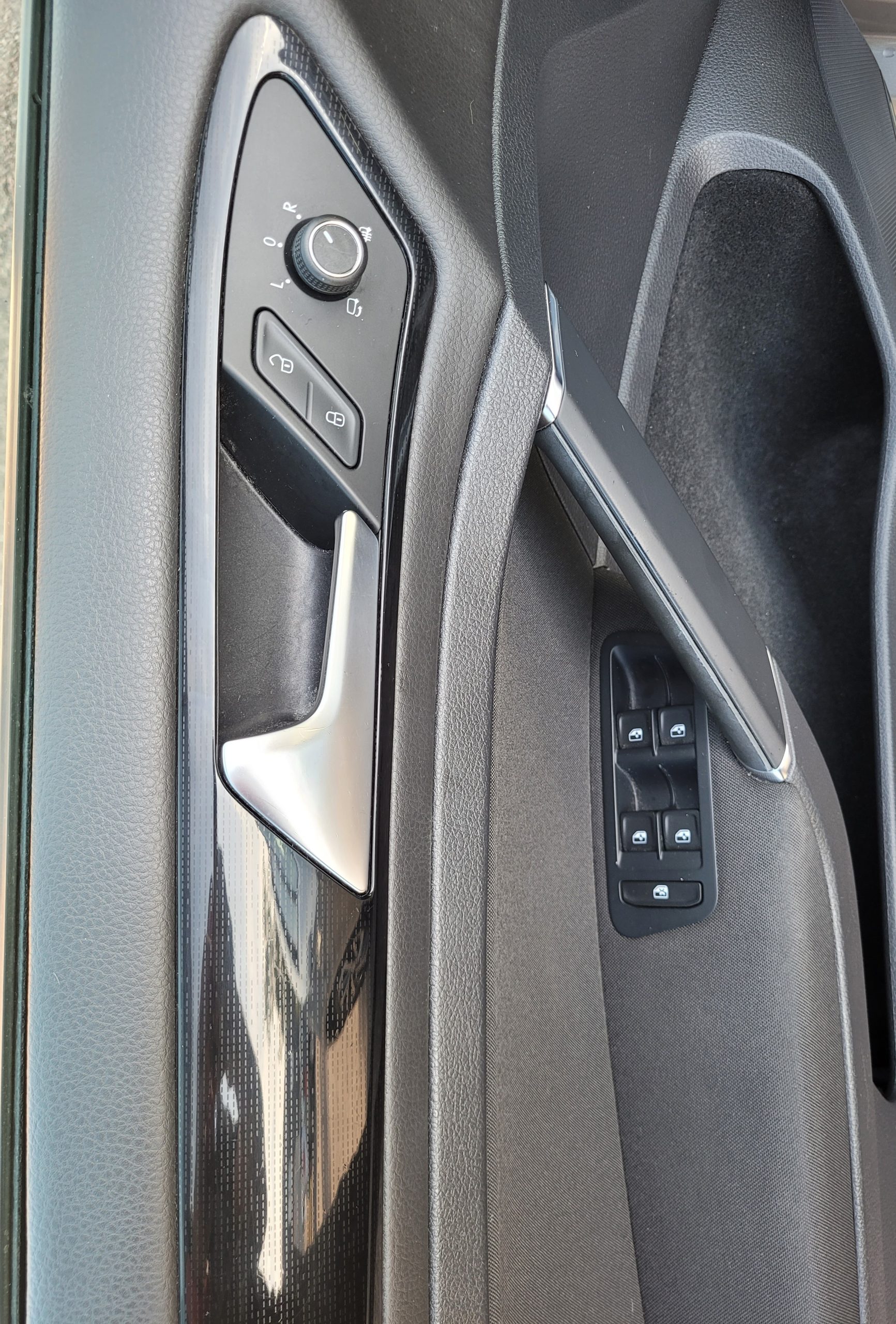 
								Volkswagen Golf 1.4 TSI 125 DSG7 SOUND GARANTIE 3/6/12 MOIS full									