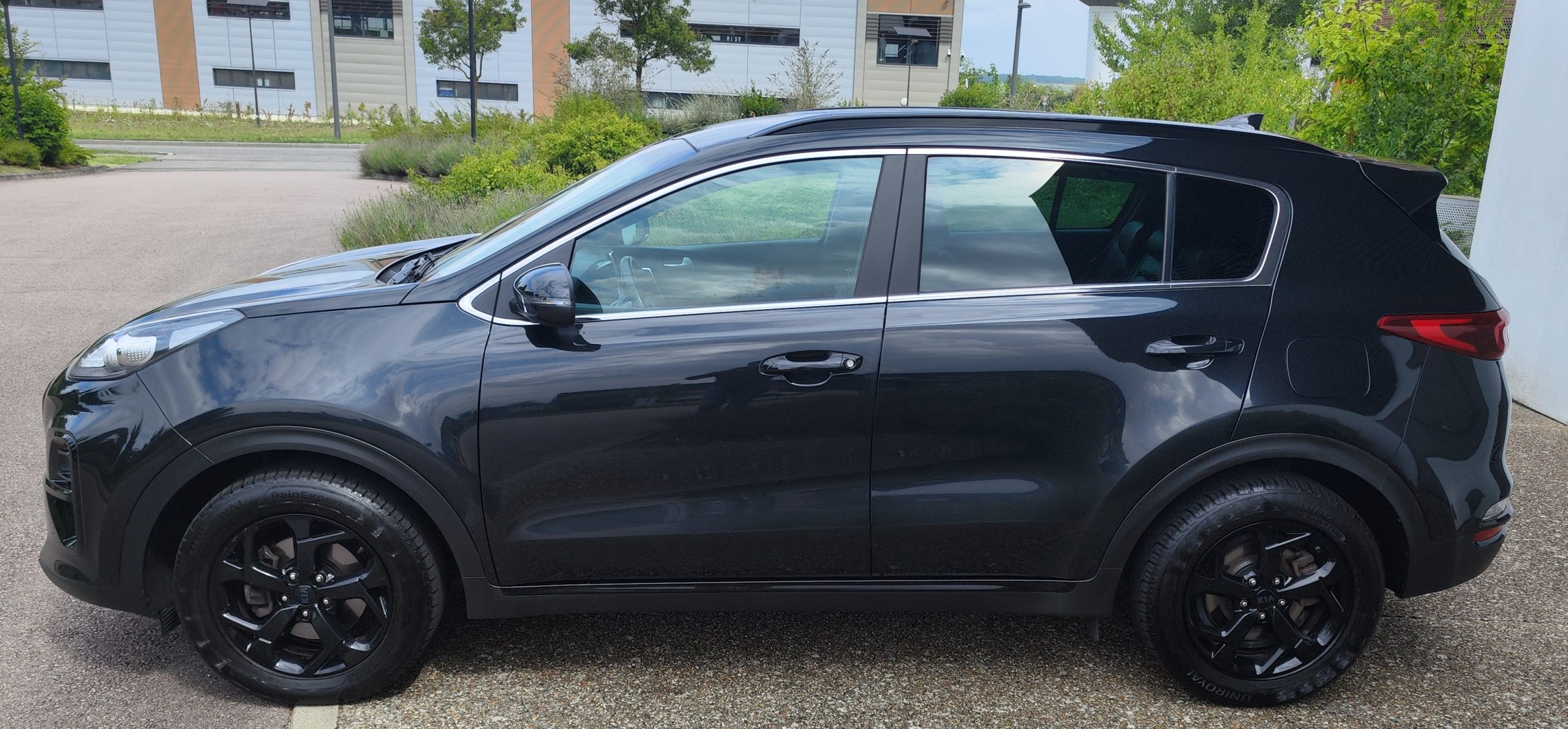 
								KIA SPORTAGE 1.6 CRDI 136CH MHEV ISG DCT7 BLACK EDITION GARANTIE 3/6/12 MOIS full									