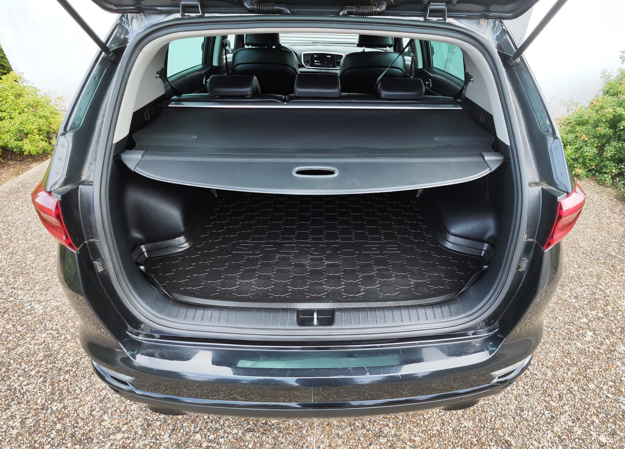 
								KIA SPORTAGE 1.6 CRDI 136CH MHEV ISG DCT7 BLACK EDITION GARANTIE 3/6/12 MOIS full									