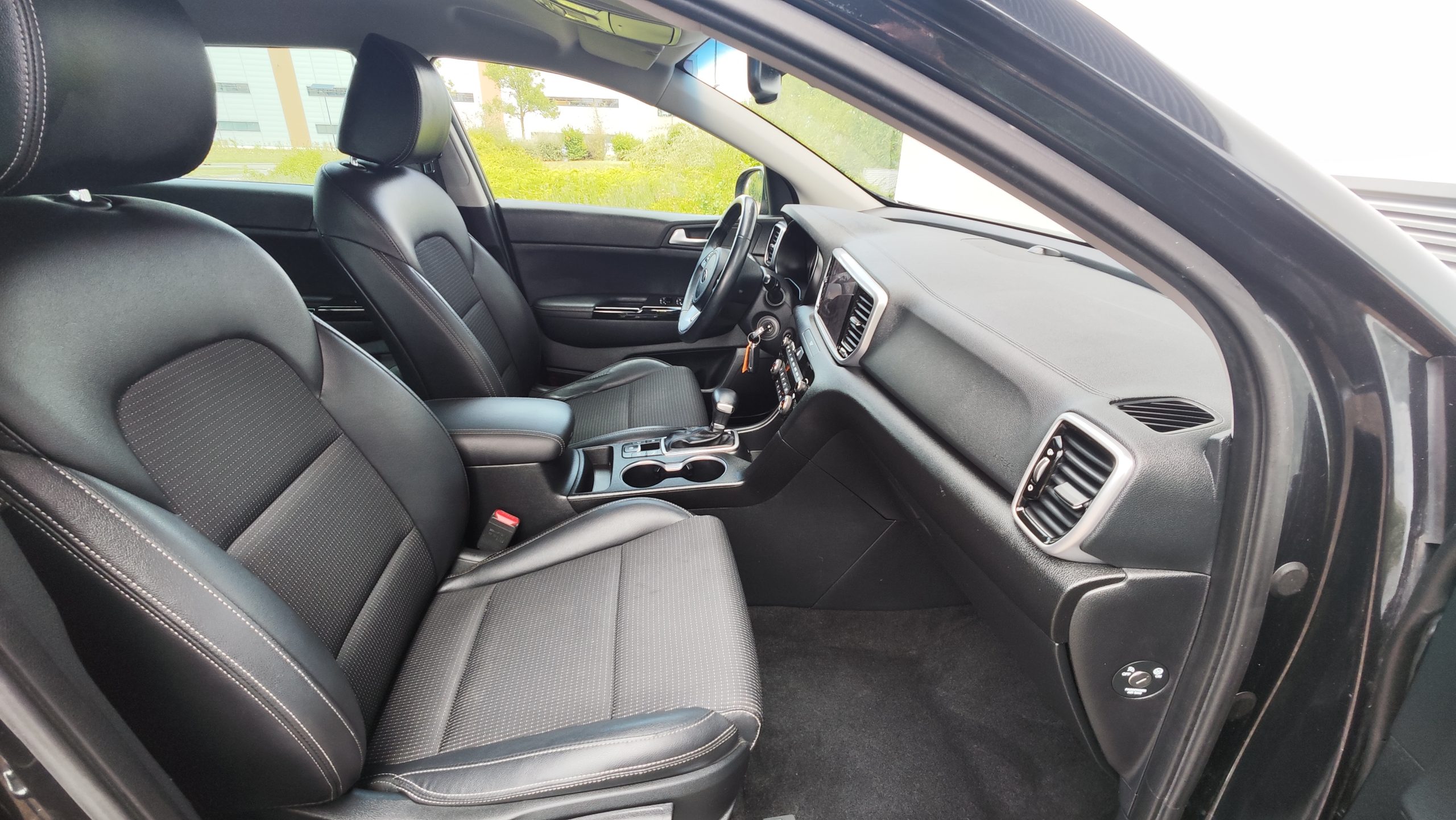 
								KIA SPORTAGE 1.6 CRDI 136CH MHEV ISG DCT7 BLACK EDITION GARANTIE 3/6/12 MOIS full									