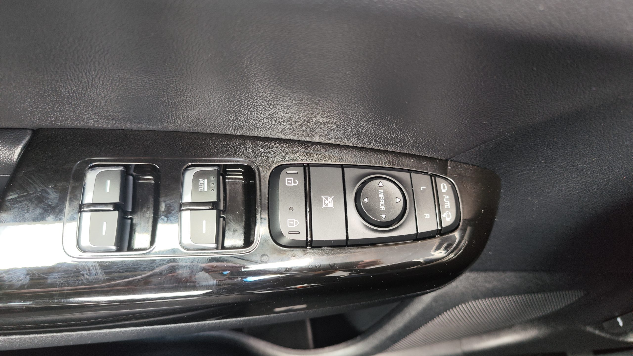 
								KIA SPORTAGE 1.6 CRDI 136CH MHEV ISG DCT7 BLACK EDITION GARANTIE 3/6/12 MOIS full									