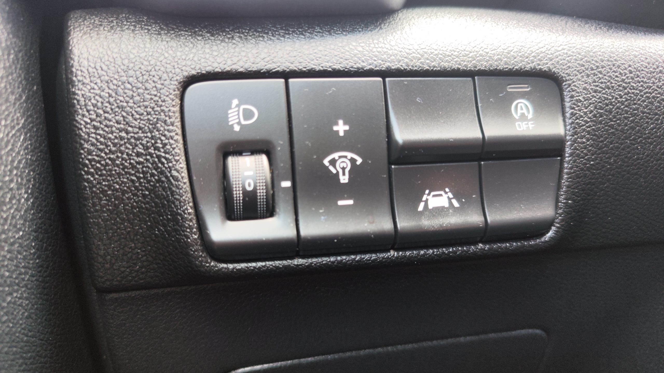 
								KIA SPORTAGE 1.6 CRDI 136CH MHEV ISG DCT7 BLACK EDITION GARANTIE 3/6/12 MOIS full									