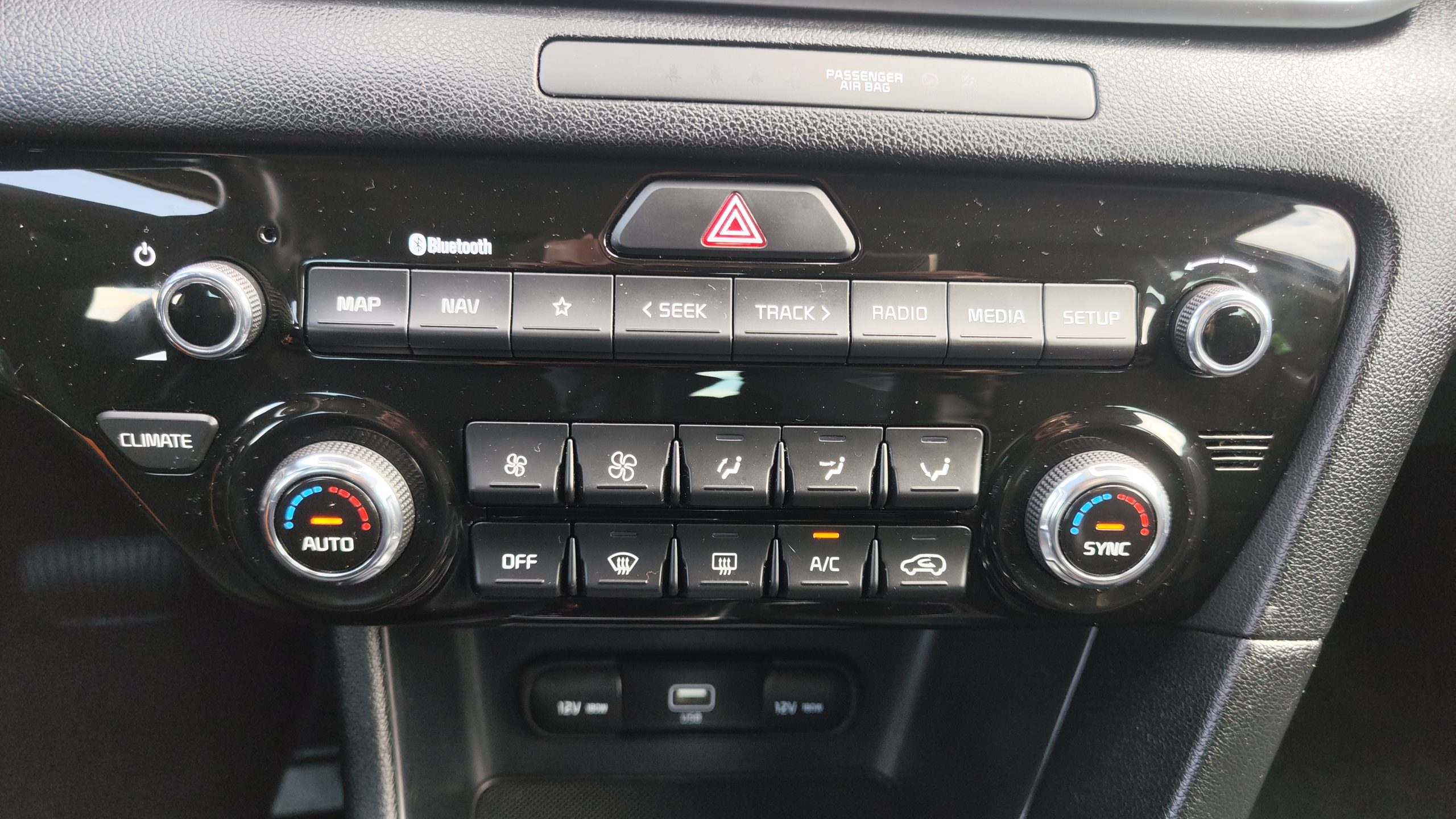 
								KIA SPORTAGE 1.6 CRDI 136CH MHEV ISG DCT7 BLACK EDITION GARANTIE 3/6/12 MOIS full									