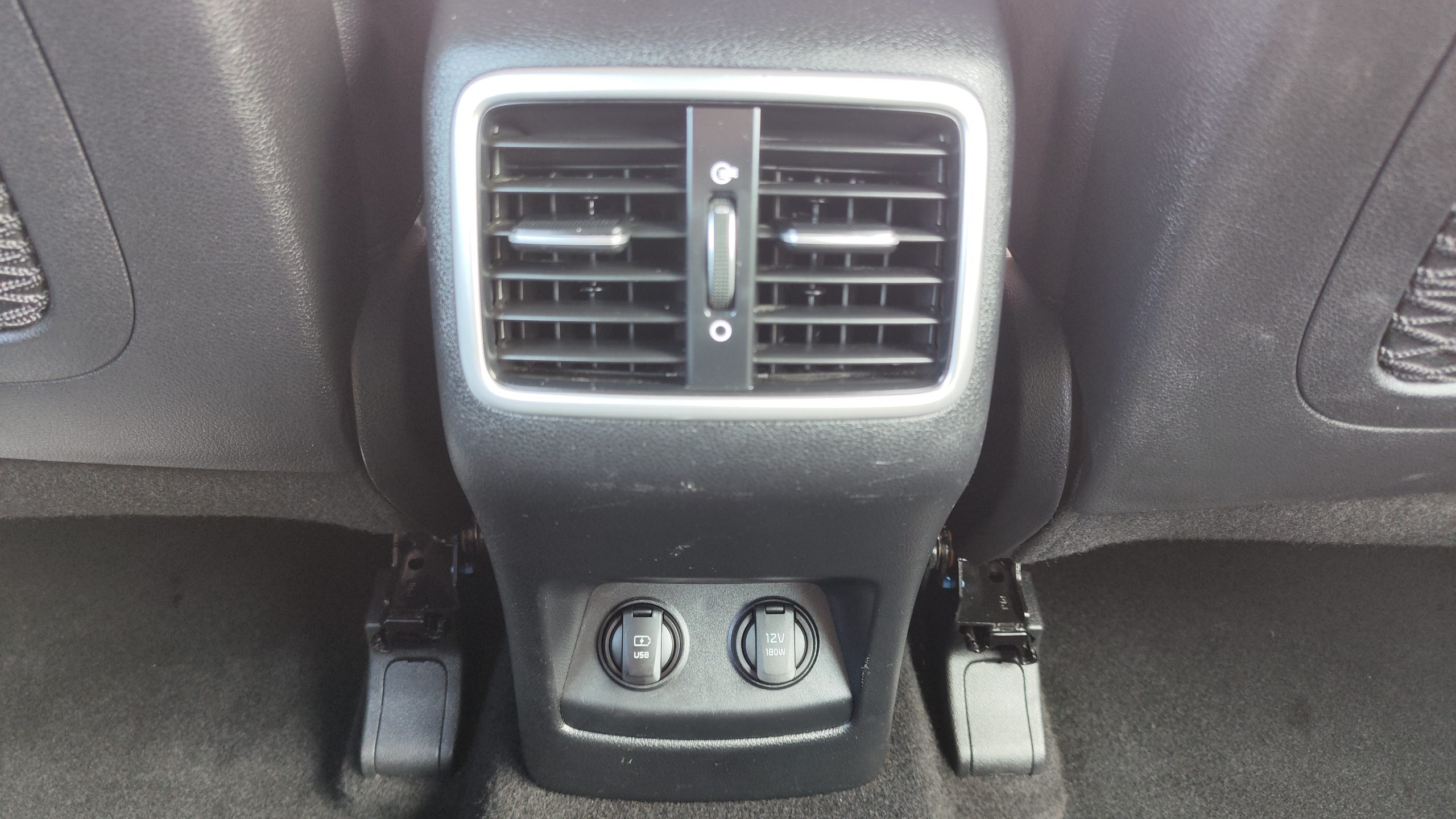 
								KIA SPORTAGE 1.6 CRDI 136CH MHEV ISG DCT7 BLACK EDITION GARANTIE 3/6/12 MOIS full									