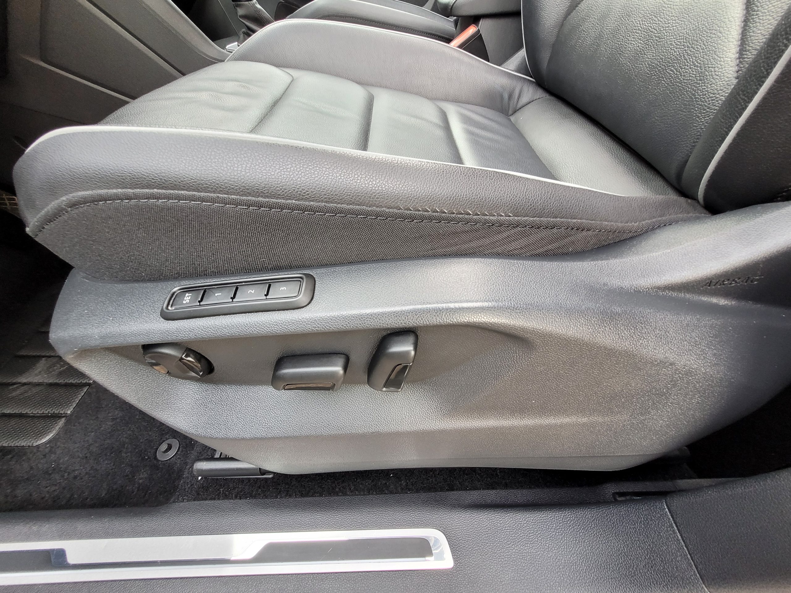 
								Volkswagen Tiguan Allspace 1.5 TSI 150 EVO DSG7 CARAT EXCLUSIVE RLINE full									