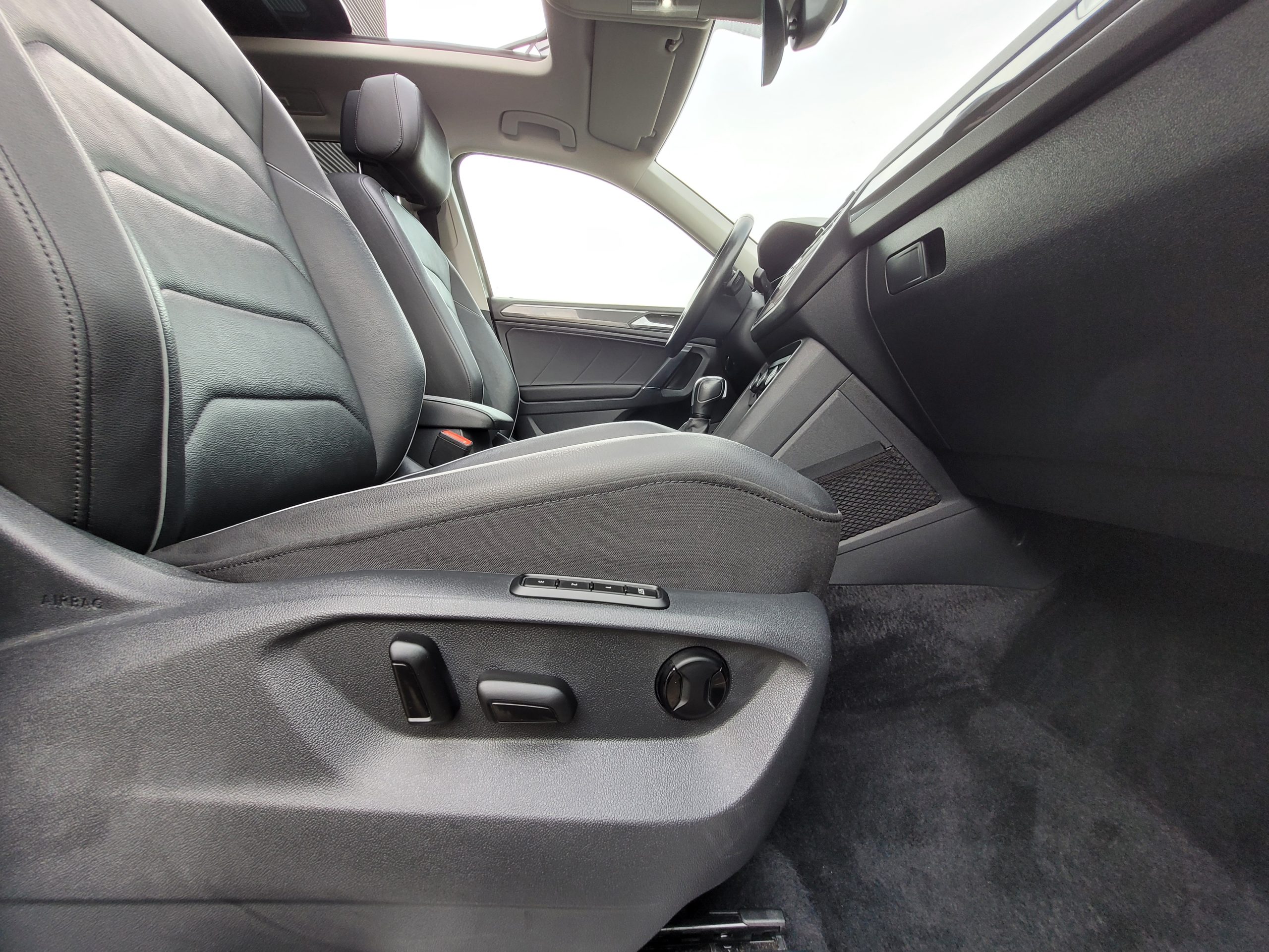 
								Volkswagen Tiguan Allspace 1.5 TSI 150 EVO DSG7 CARAT EXCLUSIVE RLINE full									