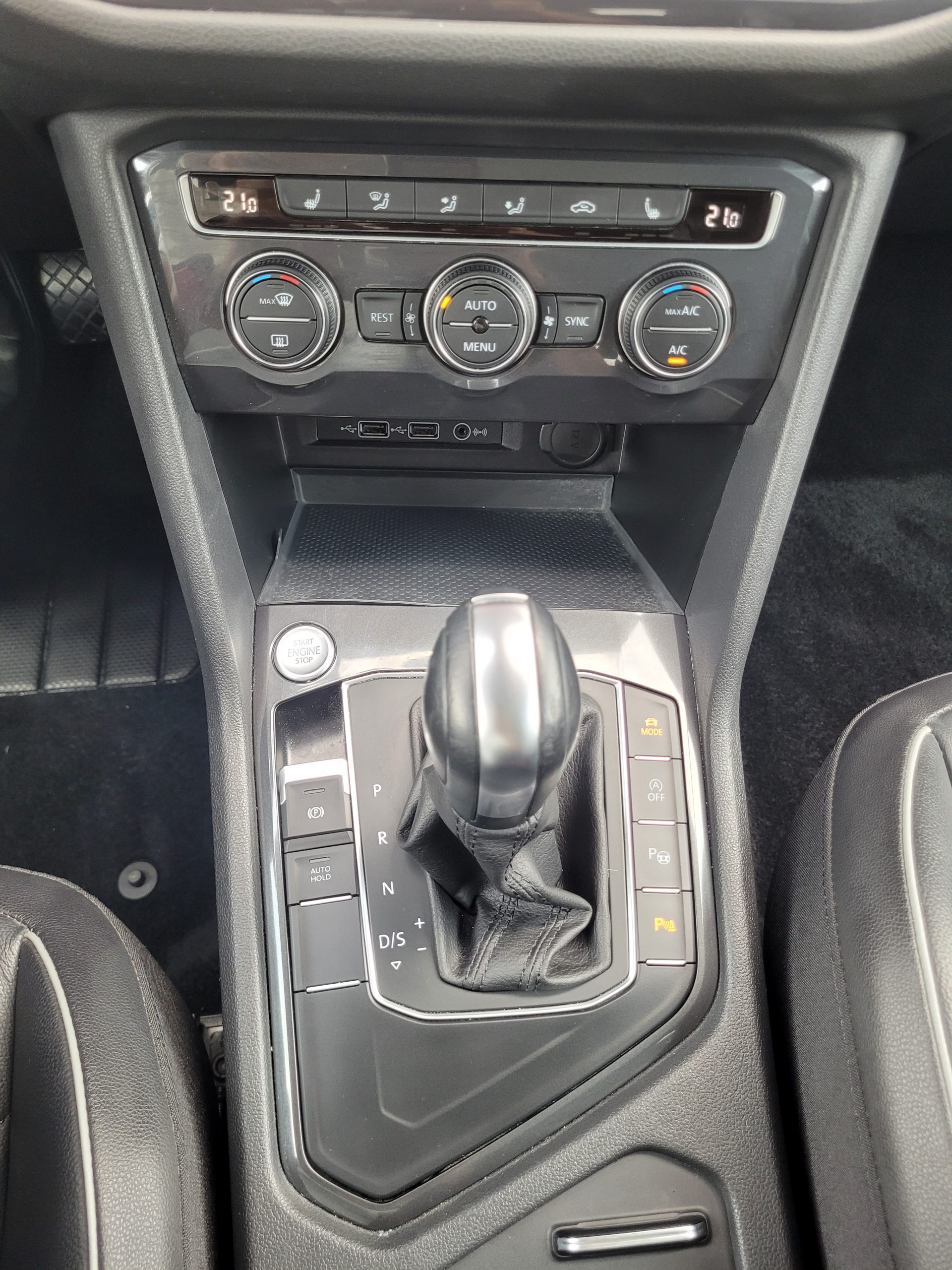 
								Volkswagen Tiguan Allspace 1.5 TSI 150 EVO DSG7 CARAT EXCLUSIVE RLINE full									