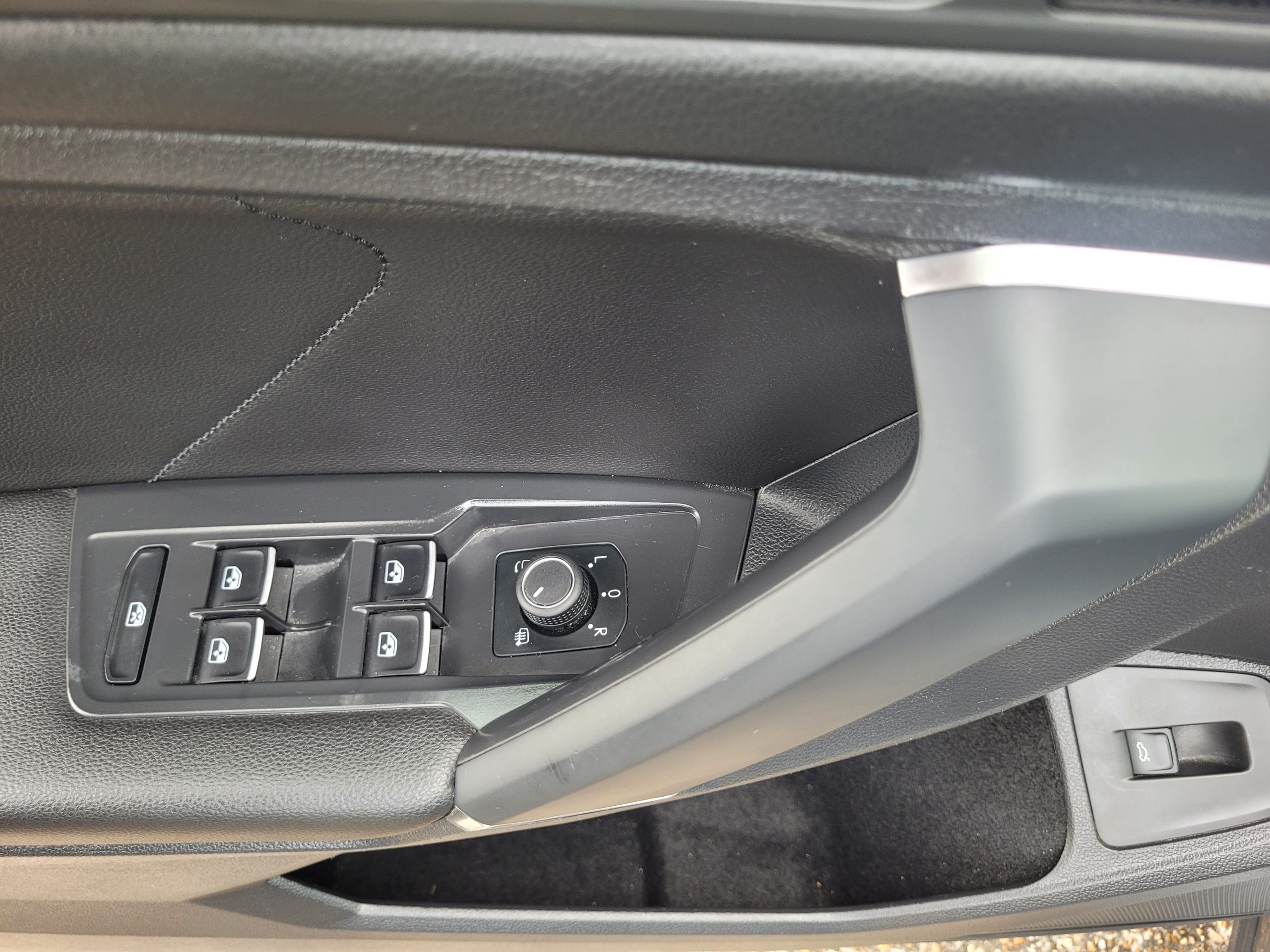 
								Volkswagen Tiguan Allspace 1.5 TSI 150 EVO DSG7 CARAT EXCLUSIVE RLINE full									