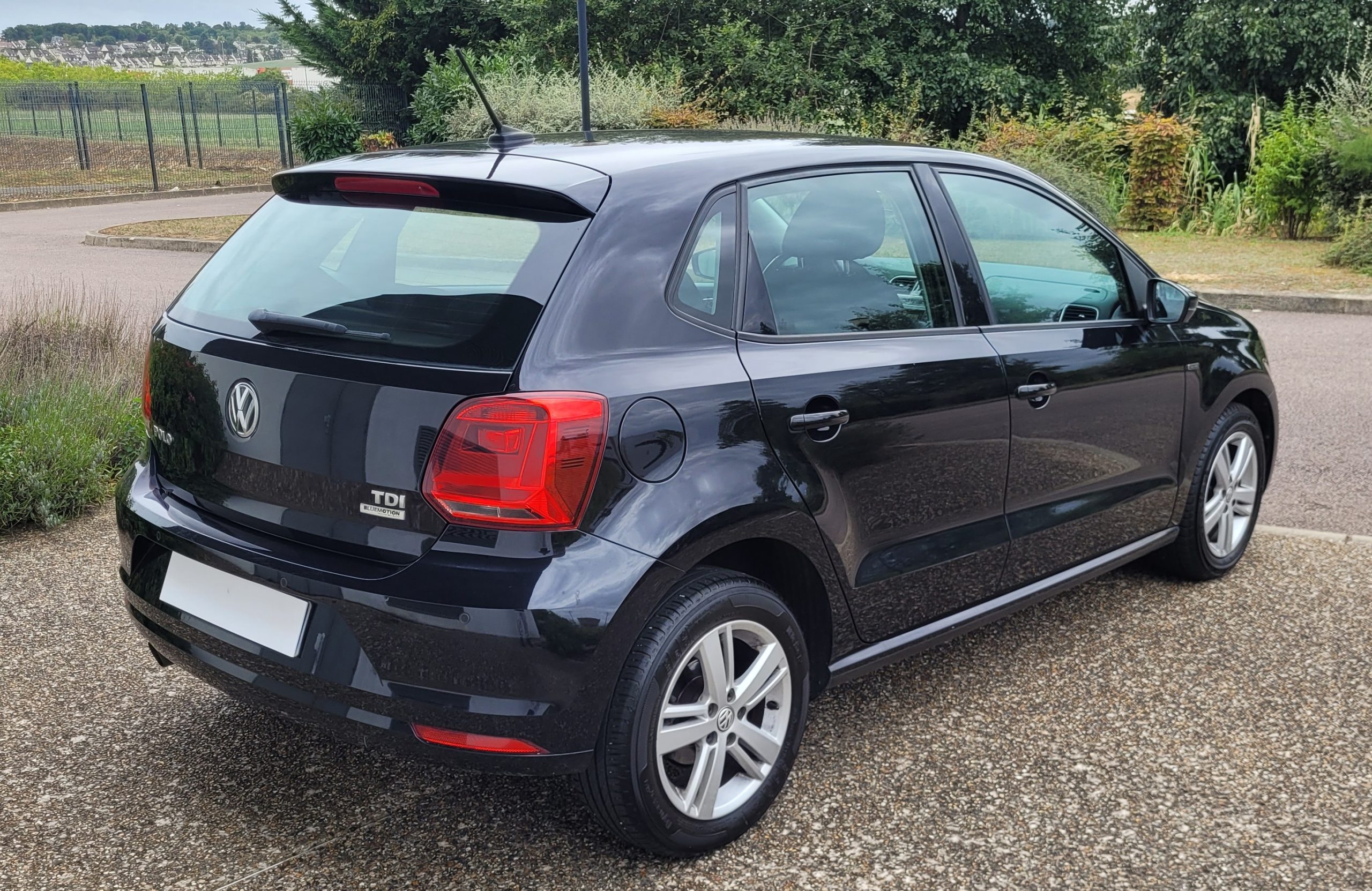 
								Volkswagen Polo 1.4 tdi 90 BLUEMOTION TECHNOLOGY SERIE SPECIALE LOUNGE GARANTIE 3/6/12 MOIS full									