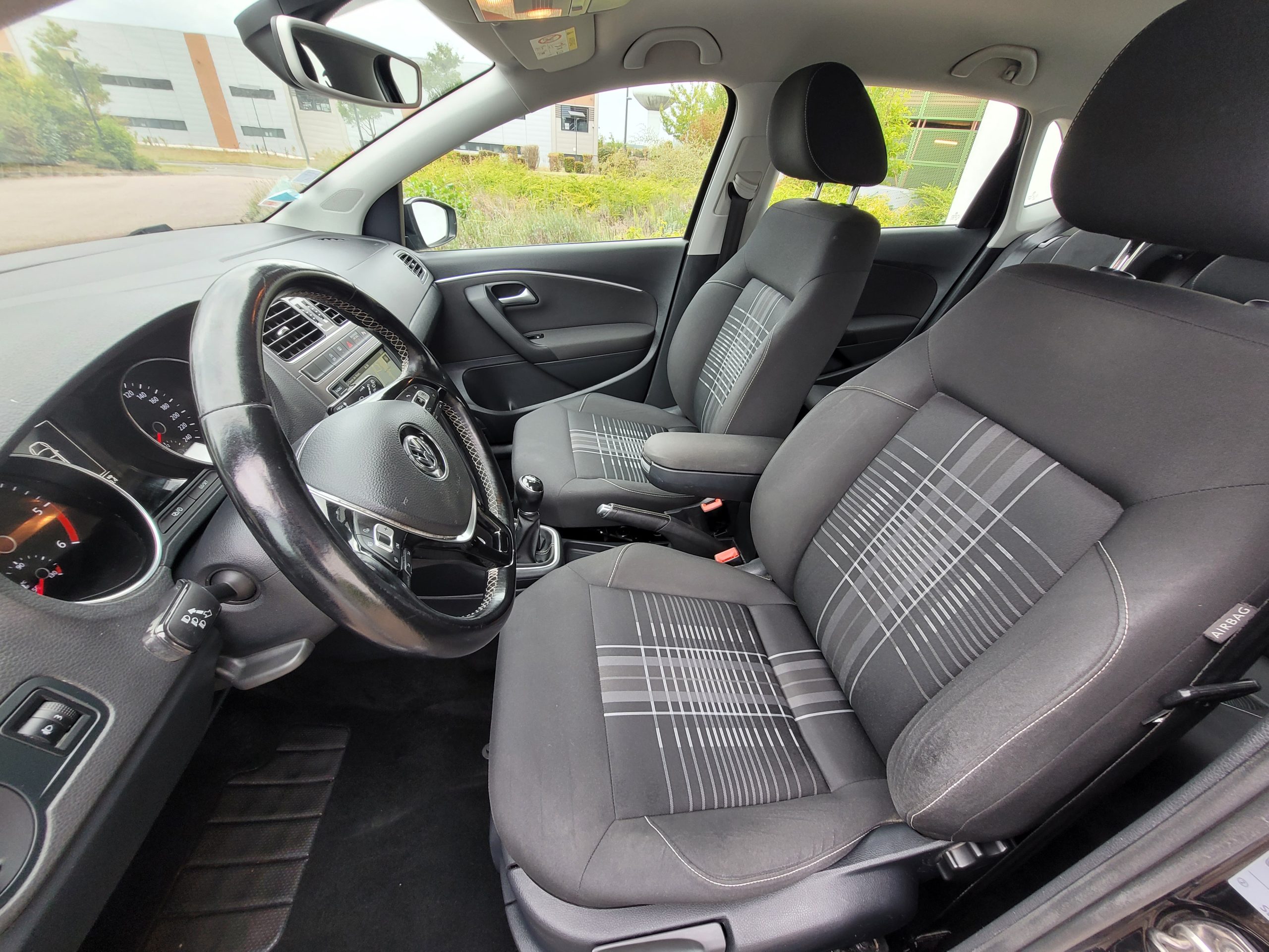 
								Volkswagen Polo 1.4 tdi 90 BLUEMOTION TECHNOLOGY SERIE SPECIALE LOUNGE GARANTIE 3/6/12 MOIS full									