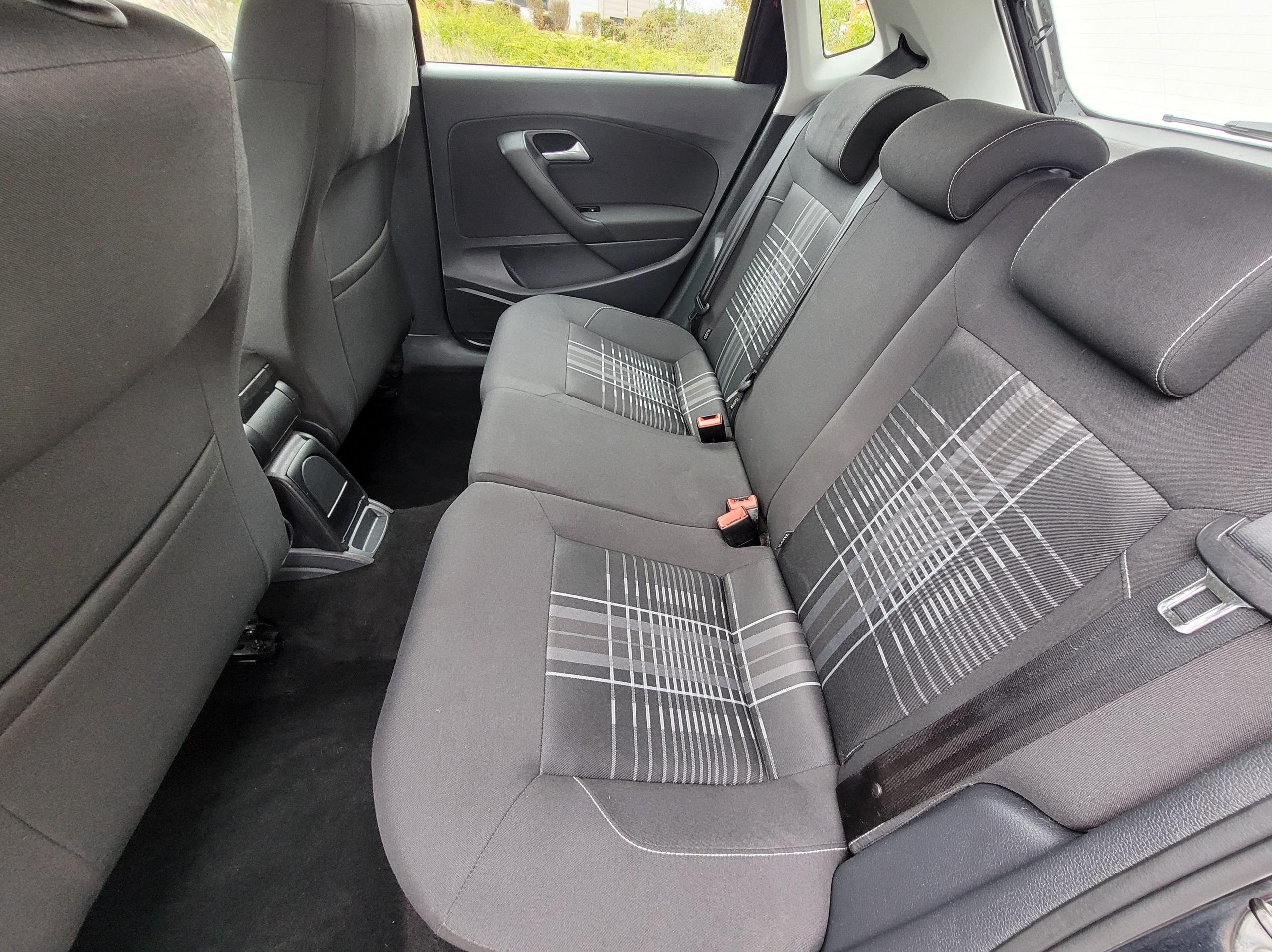 
								Volkswagen Polo 1.4 tdi 90 BLUEMOTION TECHNOLOGY SERIE SPECIALE LOUNGE GARANTIE 3/6/12 MOIS full									