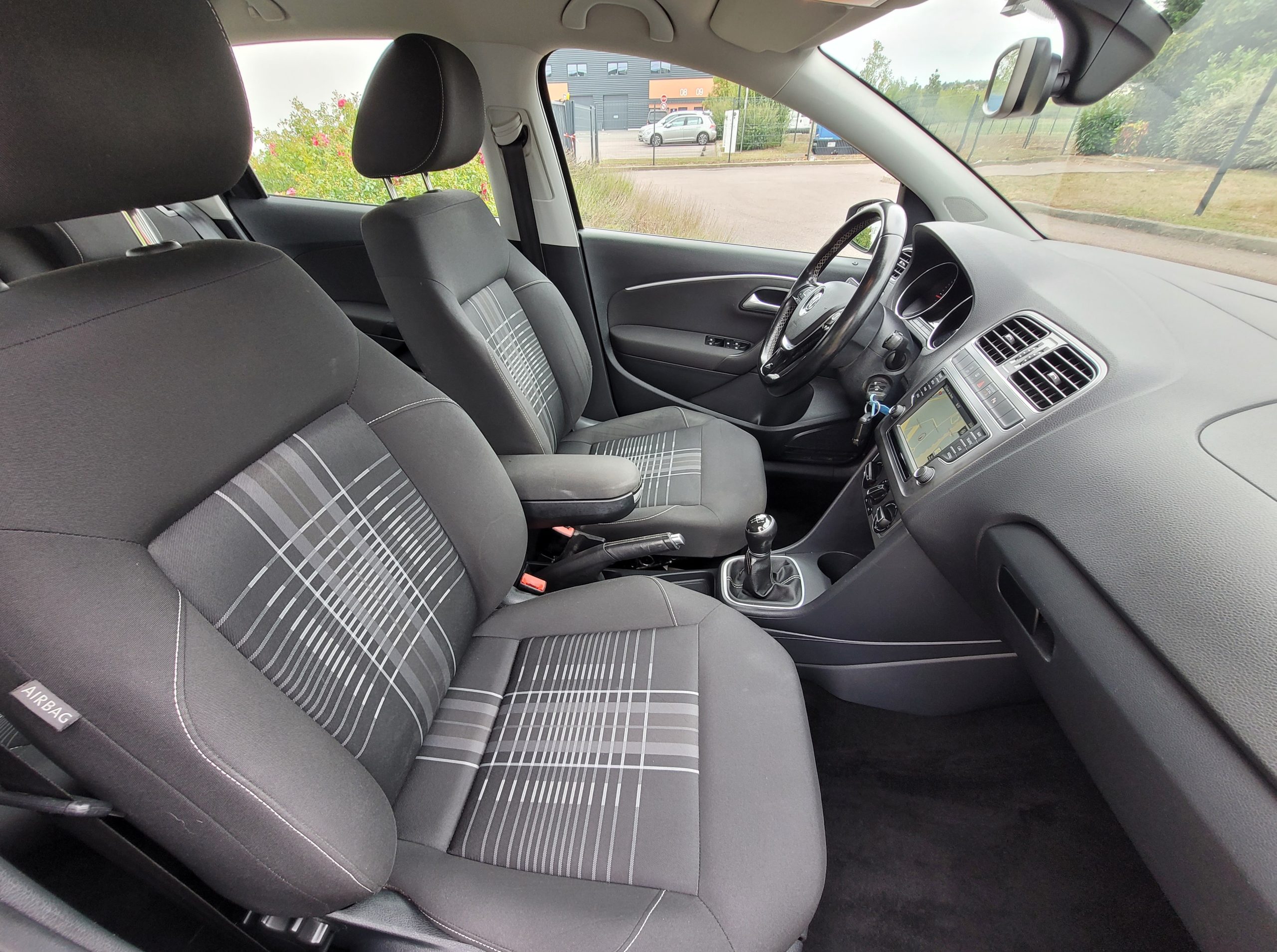 
								Volkswagen Polo 1.4 tdi 90 BLUEMOTION TECHNOLOGY SERIE SPECIALE LOUNGE GARANTIE 3/6/12 MOIS full									