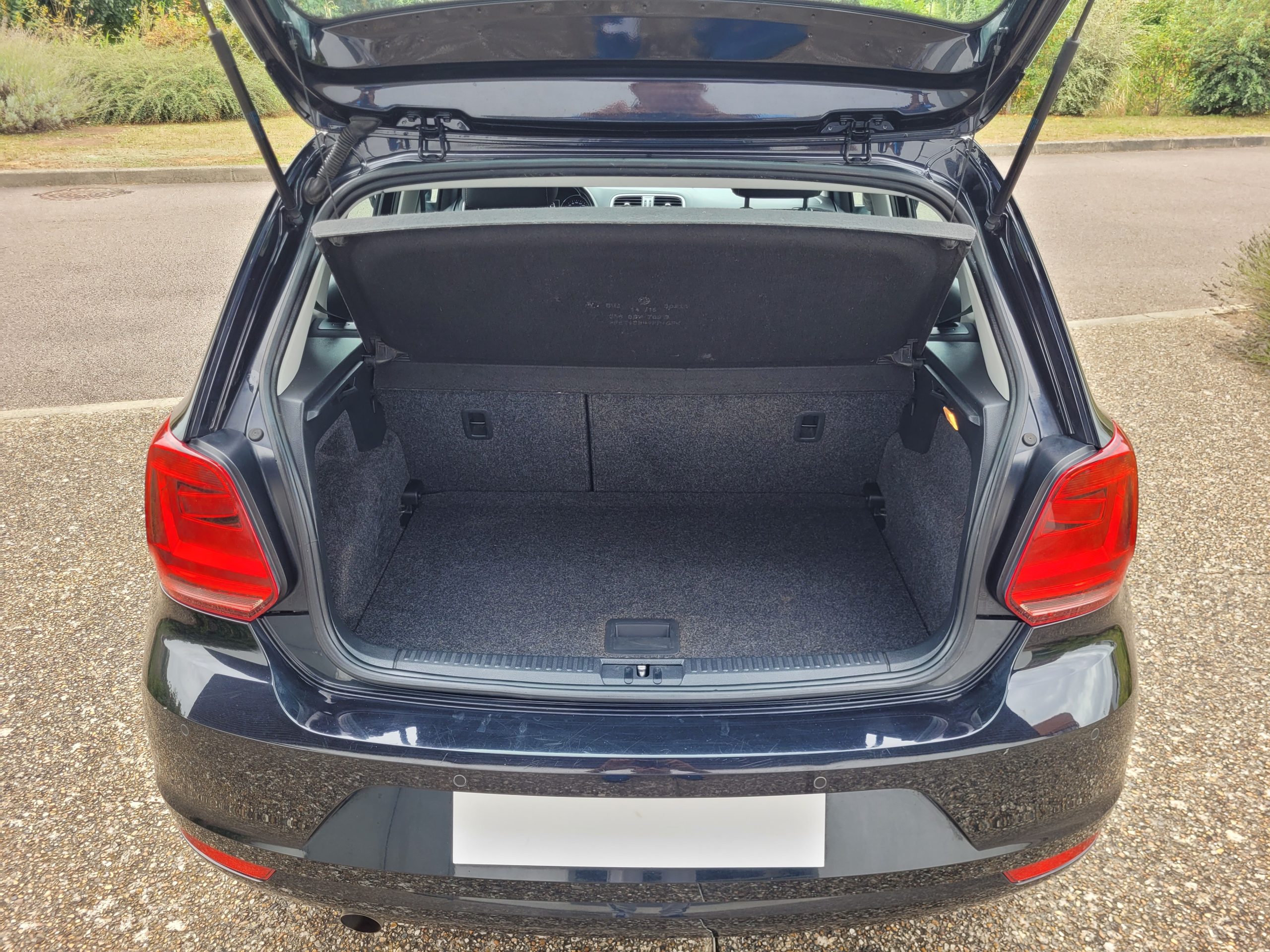 
								Volkswagen Polo 1.4 tdi 90 BLUEMOTION TECHNOLOGY SERIE SPECIALE LOUNGE GARANTIE 3/6/12 MOIS full									