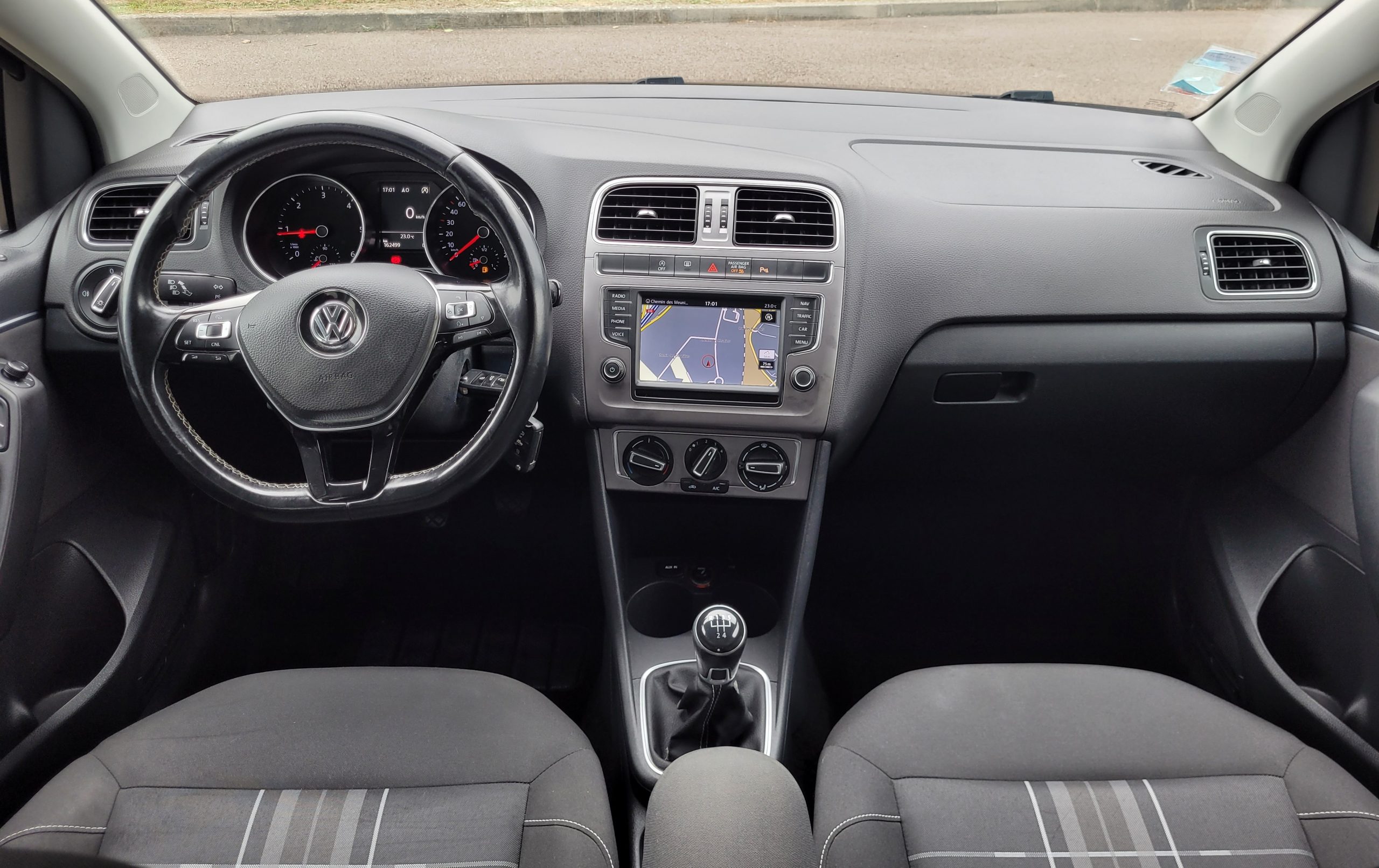 
								Volkswagen Polo 1.4 tdi 90 BLUEMOTION TECHNOLOGY SERIE SPECIALE LOUNGE GARANTIE 3/6/12 MOIS full									