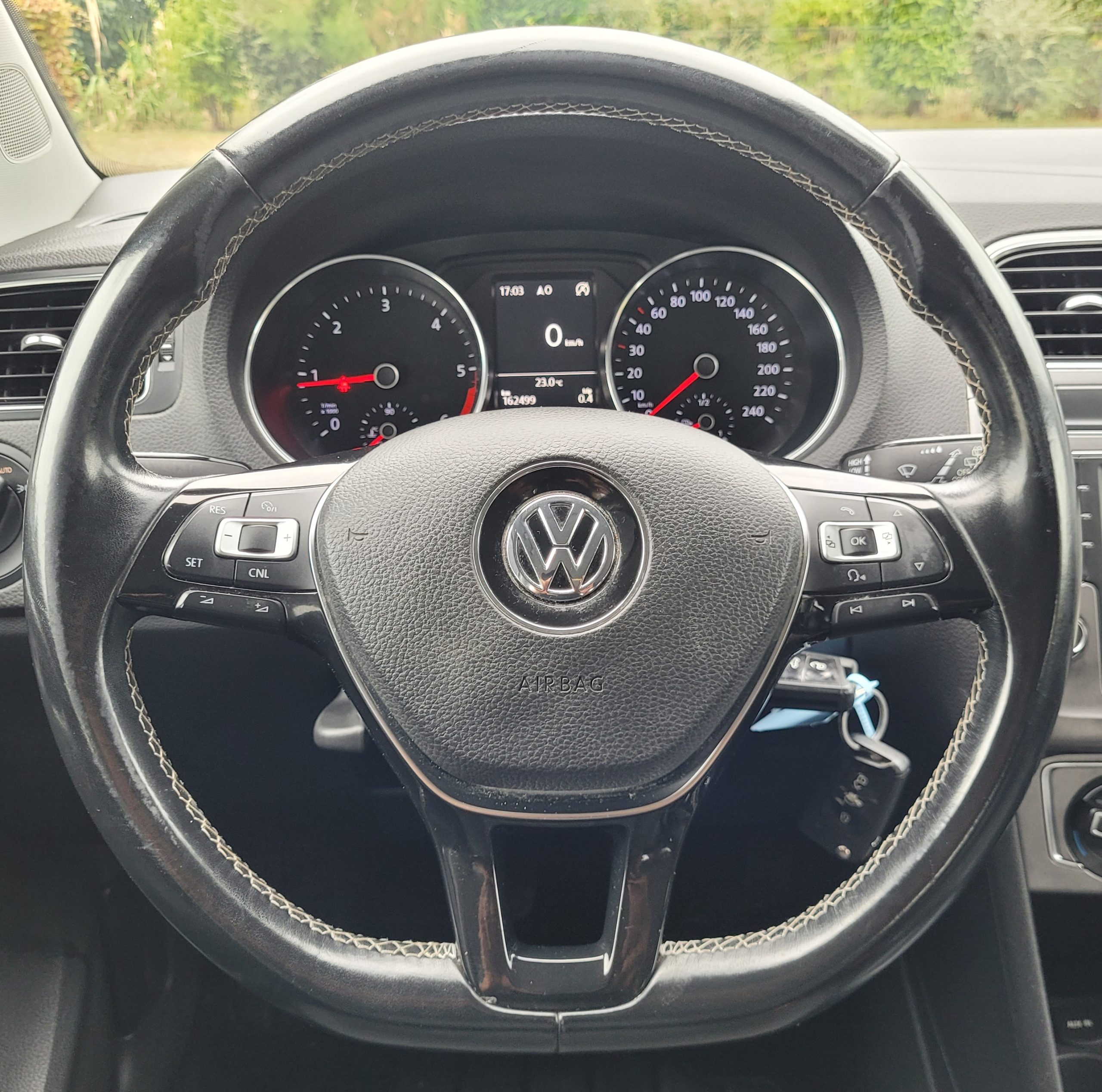 
								Volkswagen Polo 1.4 tdi 90 BLUEMOTION TECHNOLOGY SERIE SPECIALE LOUNGE GARANTIE 3/6/12 MOIS full									
