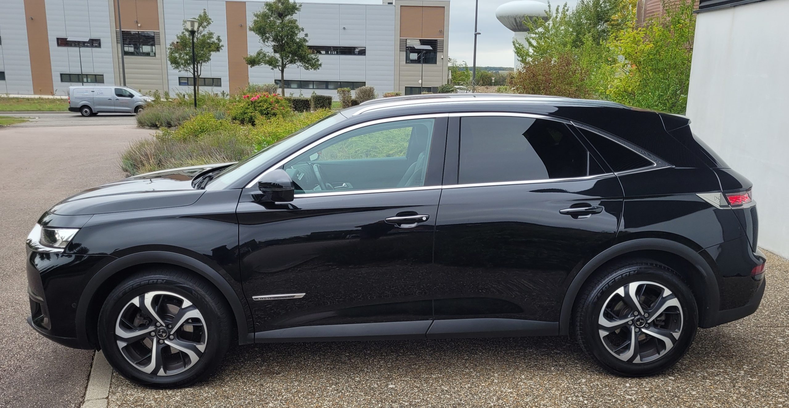 
								DS DS7 CROOSBACK 2.0 BHDI 180CH SO CHIC RIVOLI GARANTIE 3/6/12 MOIS full									