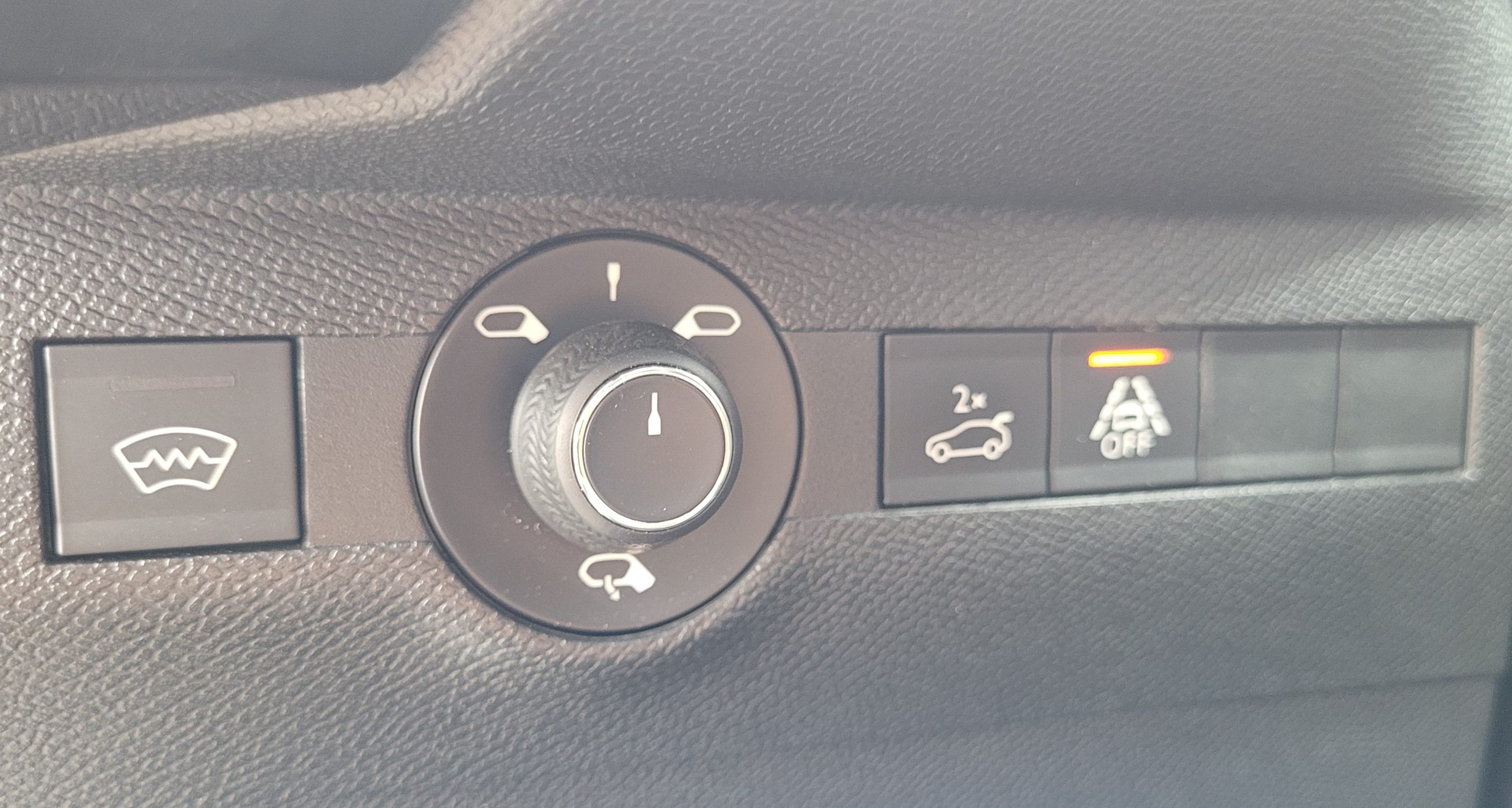 
								DS DS7 CROOSBACK 2.0 BHDI 180CH SO CHIC RIVOLI GARANTIE 3/6/12 MOIS full									