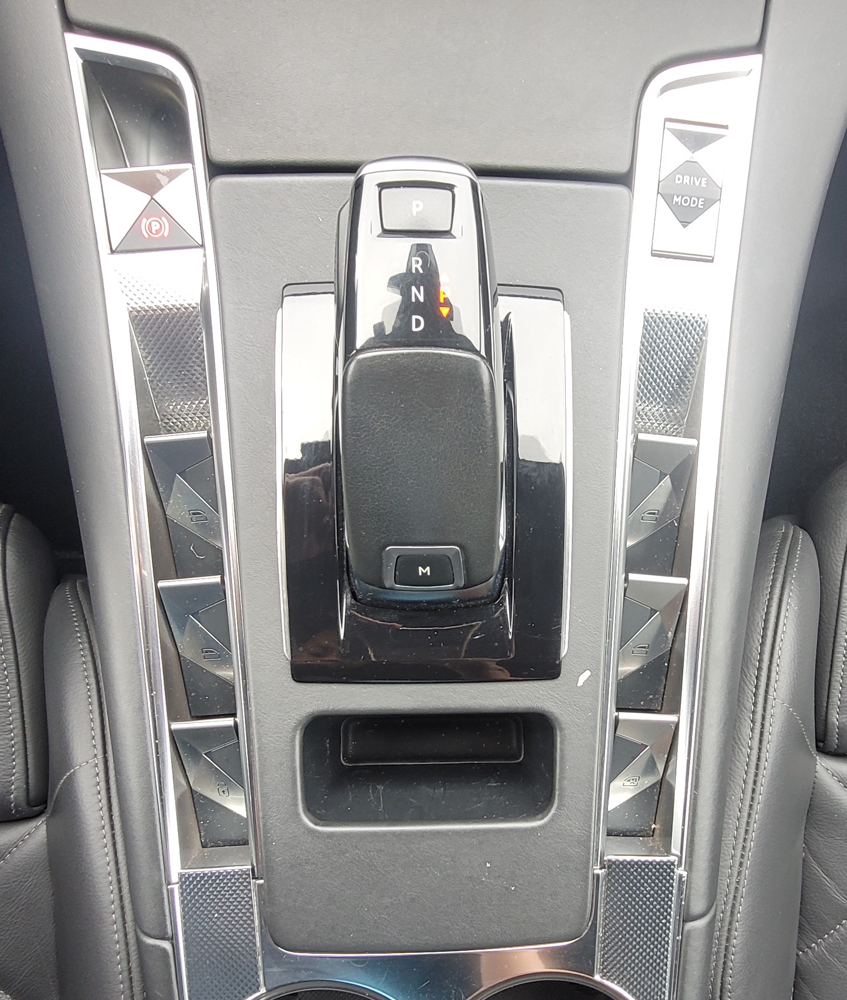 
								DS DS7 CROOSBACK 2.0 BHDI 180CH SO CHIC RIVOLI GARANTIE 3/6/12 MOIS full									