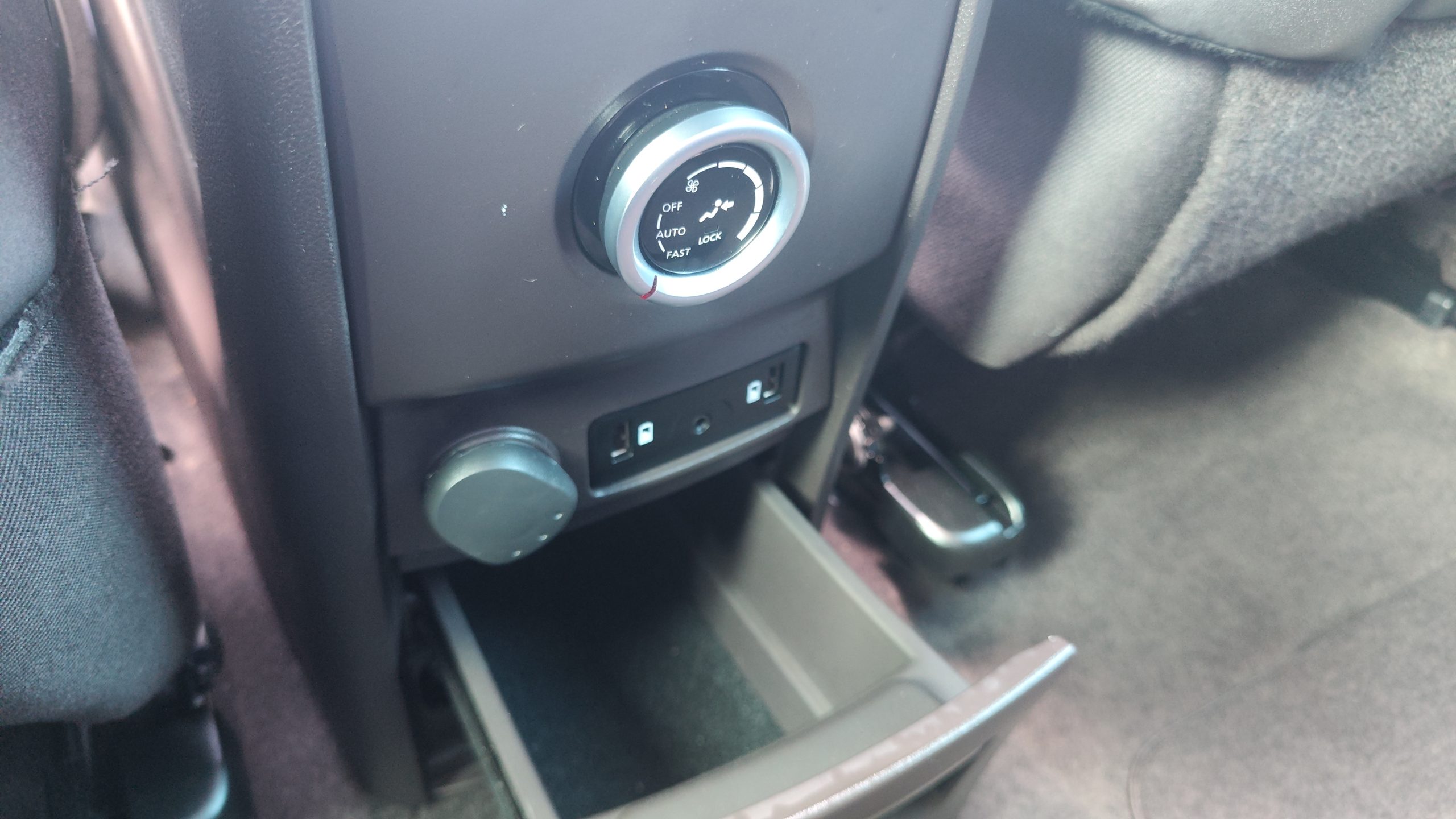 
								RENAULT Espace DCI 160 ENERGY TWIN TURBO INITIALE PARIS EDC GRANTIE 3/6/12 MOIS full									