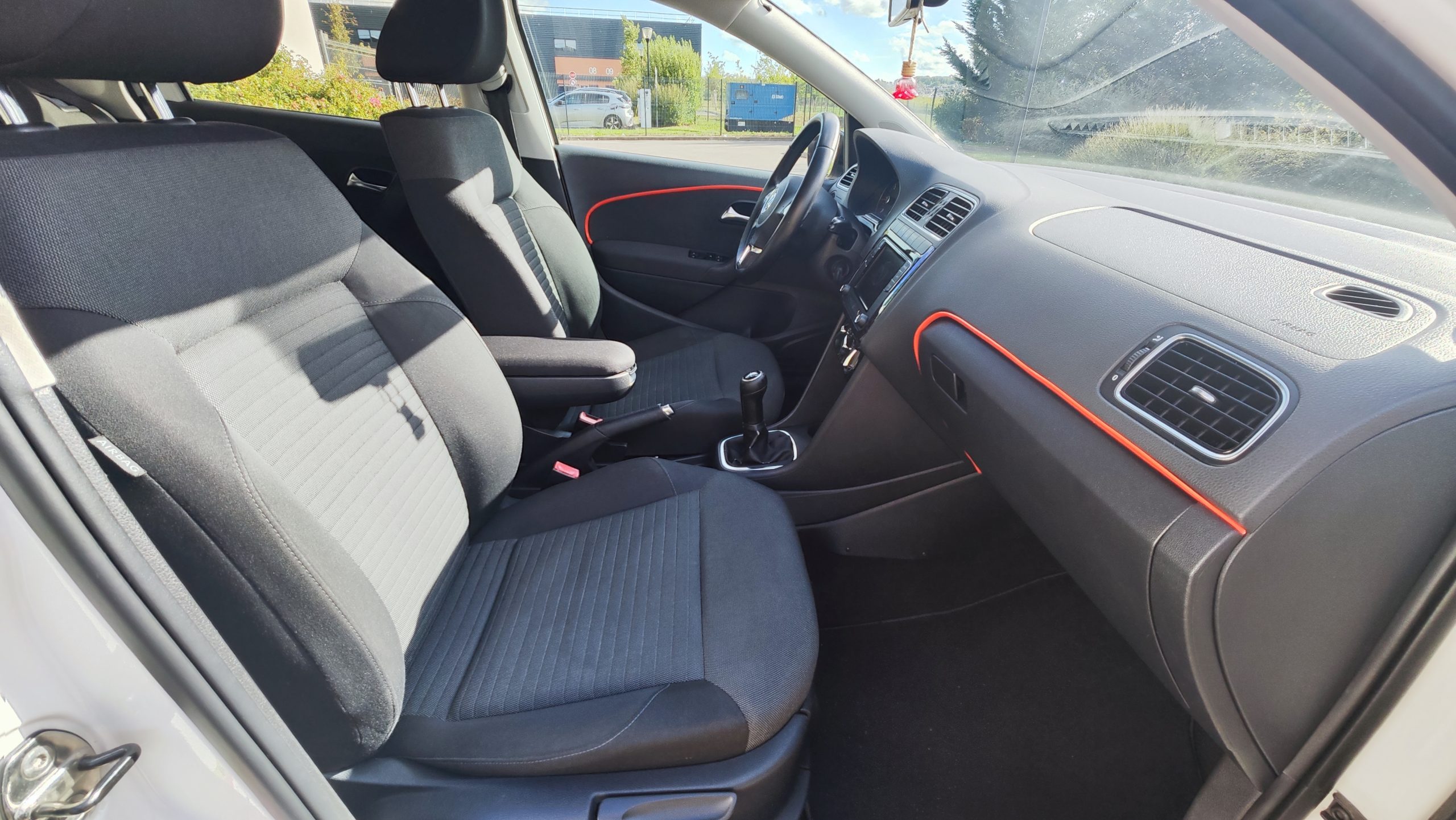 
								Volkswagen Polo 1.6 TDI 90CH CONFORTLINE CARPLAY / ANDROID AUTO full									