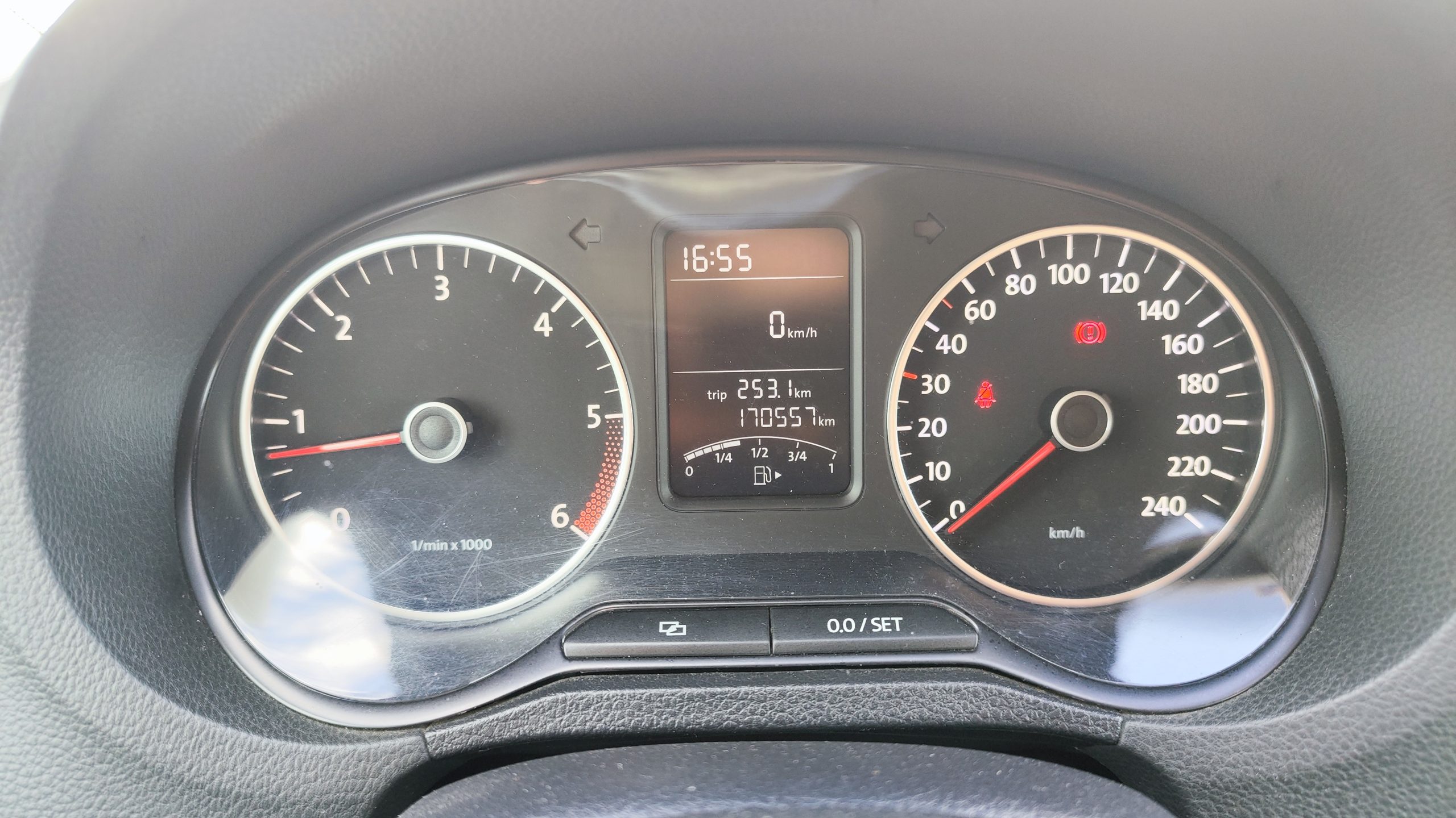
								Volkswagen Polo 1.6 TDI 90CH CONFORTLINE CARPLAY / ANDROID AUTO full									