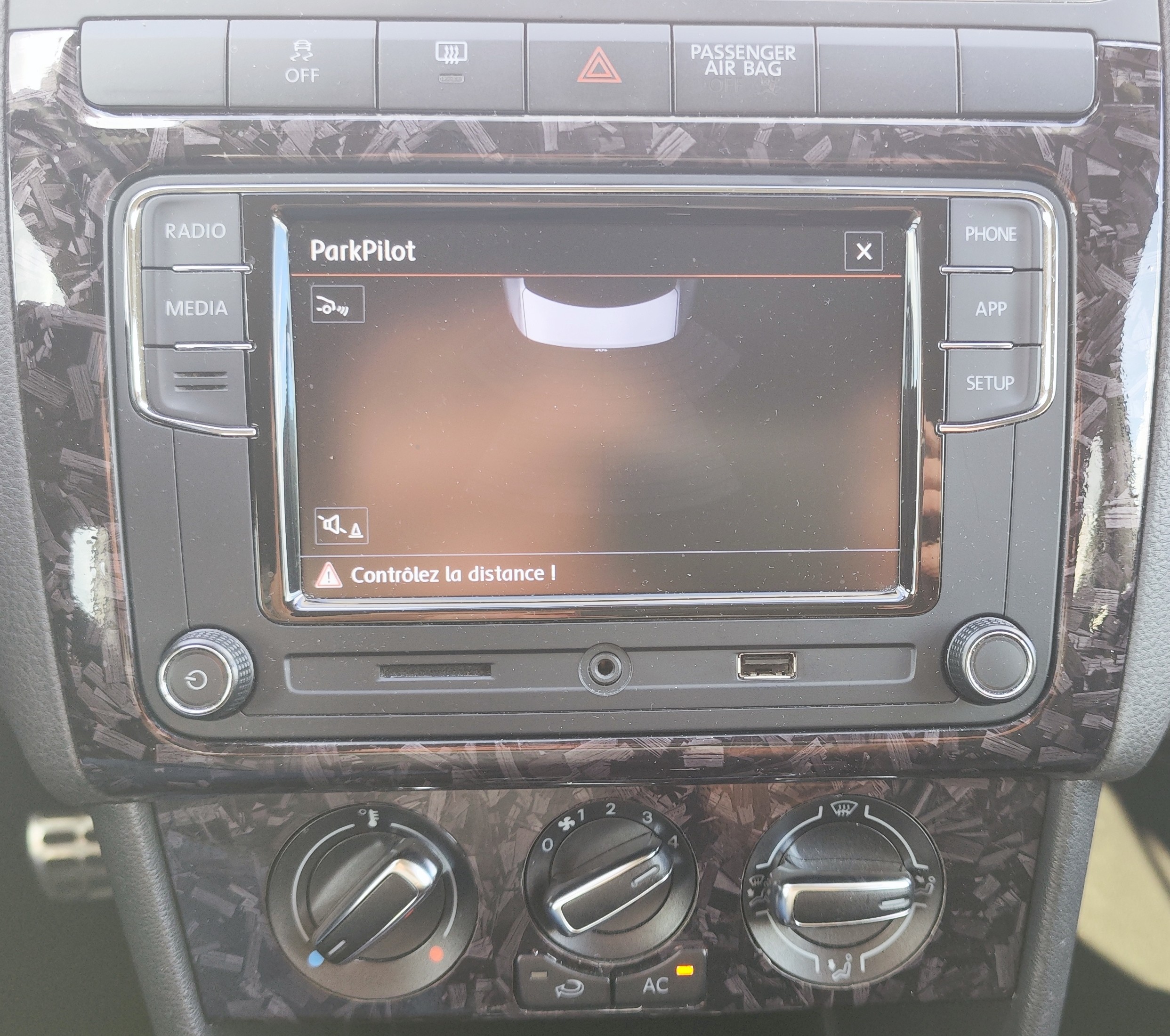 
								Volkswagen Polo 1.6 TDI 90CH CONFORTLINE CARPLAY / ANDROID AUTO full									