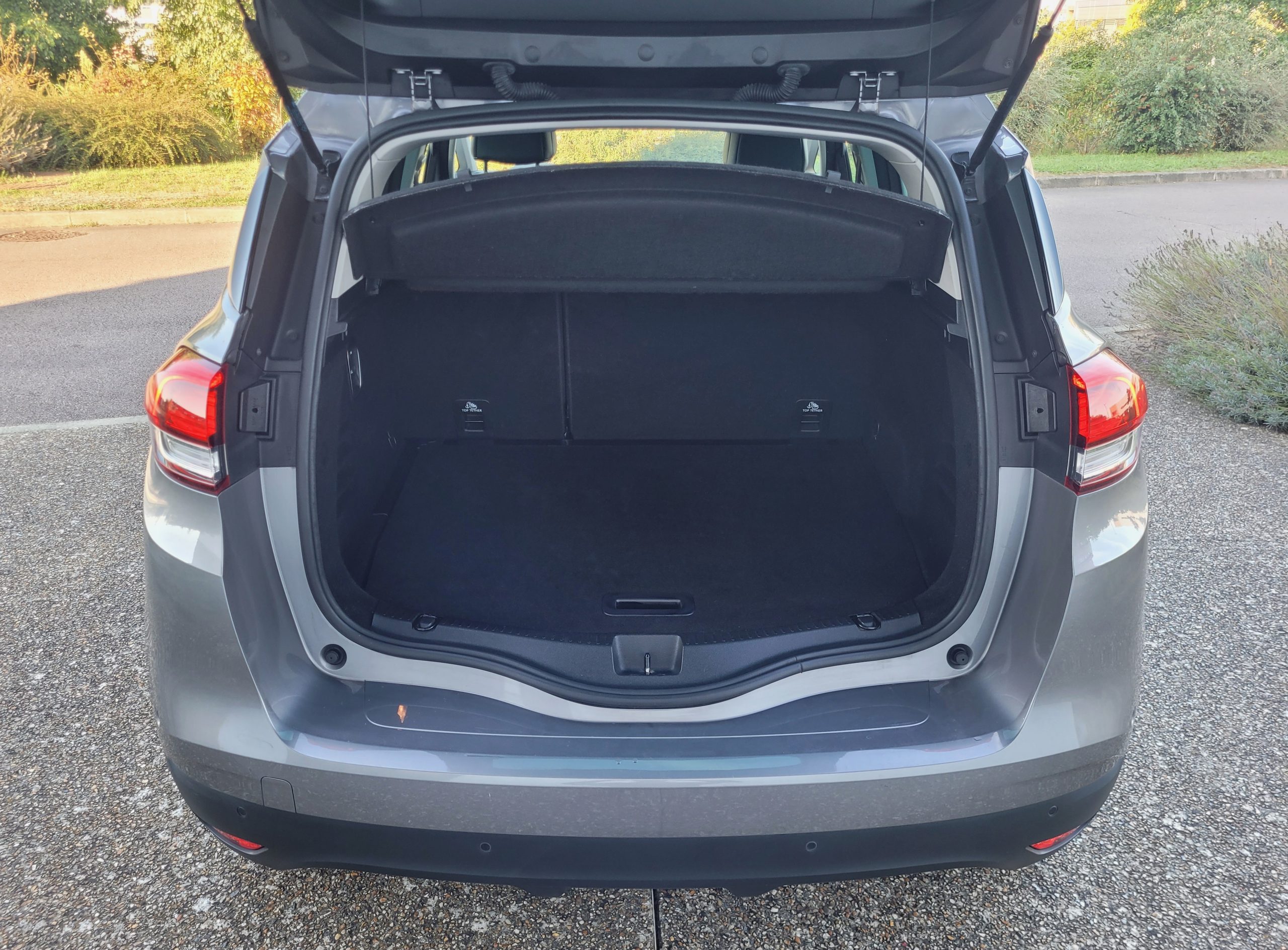 
								RENAULT Scenic TCE 140CV INTENS GARANTIE 3/6/12 MOIS full									