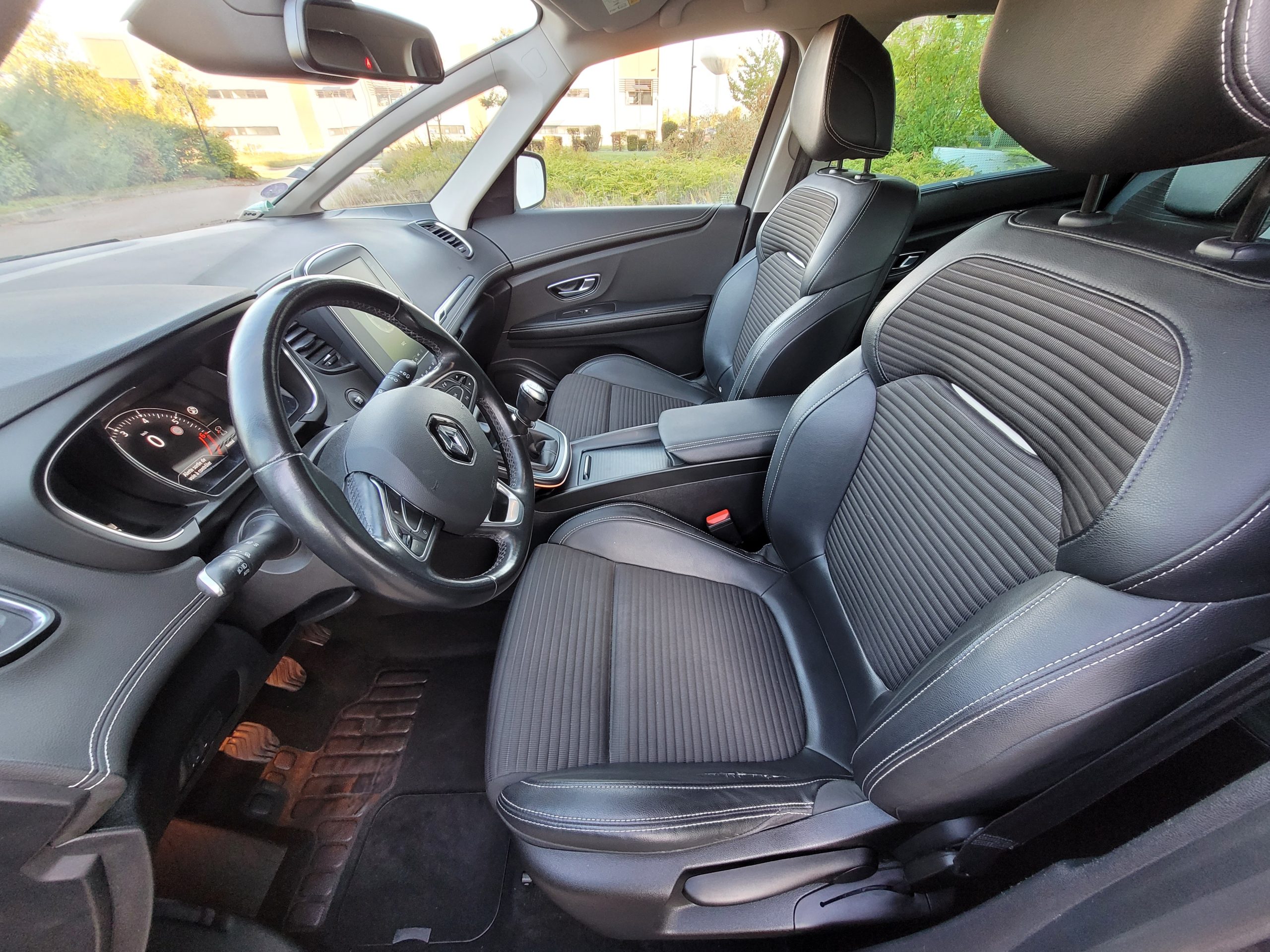 
								RENAULT Scenic TCE 140CV INTENS GARANTIE 3/6/12 MOIS full									