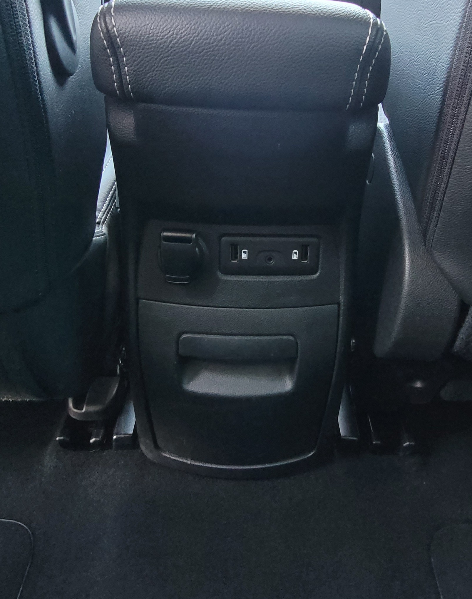 
								RENAULT Scenic TCE 140CV INTENS GARANTIE 3/6/12 MOIS full									