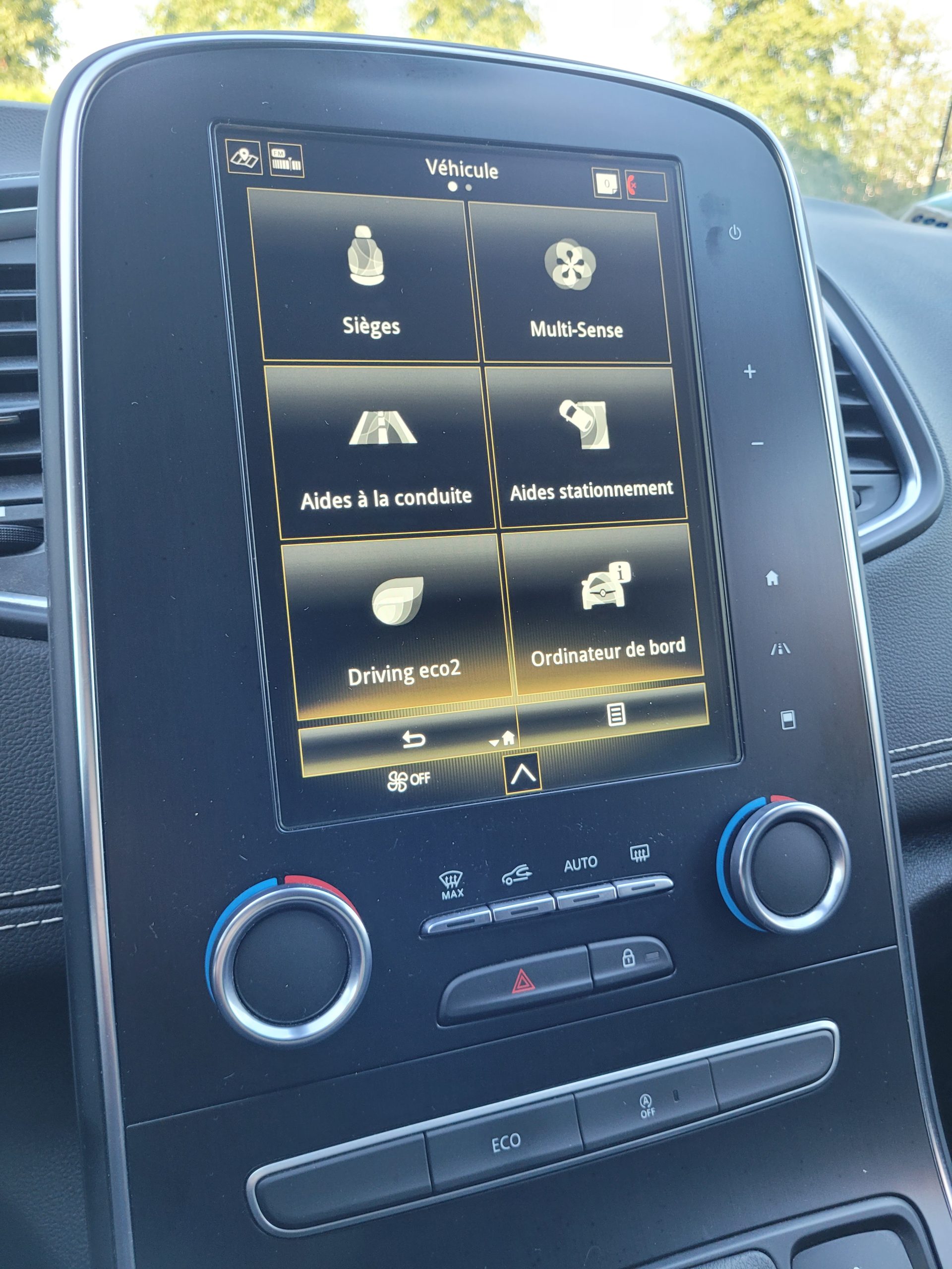 
								RENAULT Scenic TCE 140CV INTENS GARANTIE 3/6/12 MOIS full									