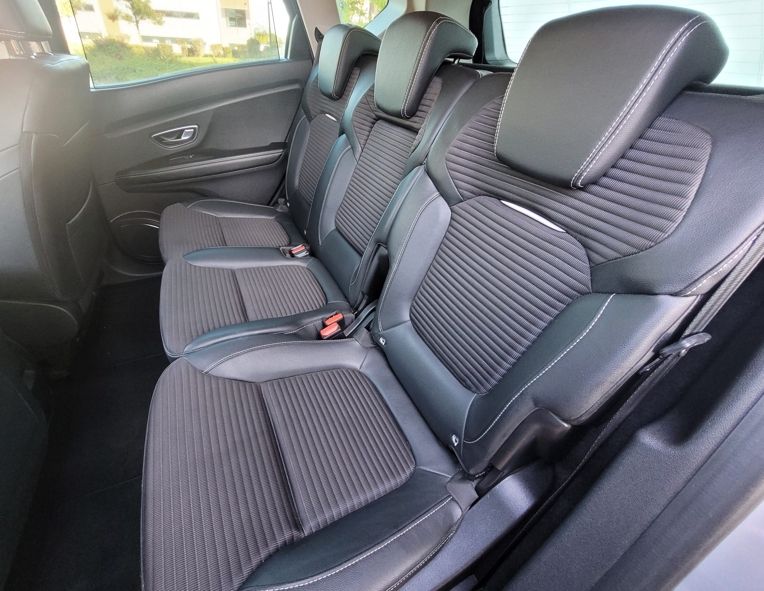 
								RENAULT Scenic TCE 140CV INTENS GARANTIE 3/6/12 MOIS full									