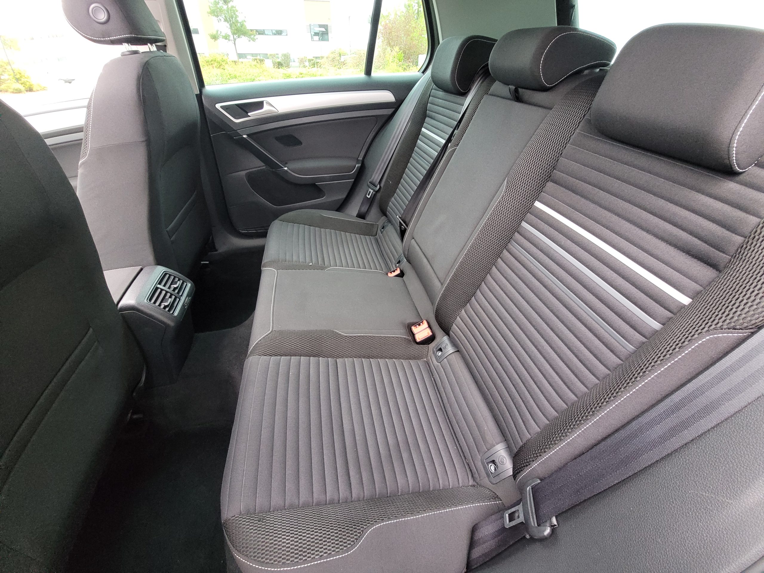 
								Volkswagen Golf 1.2 TSI 105 DSG7 CUP TOIT OUVRANT 1ER MAIN ENTRETIENT VW COMPLET GARANTIE 3/6/12MOIS full									