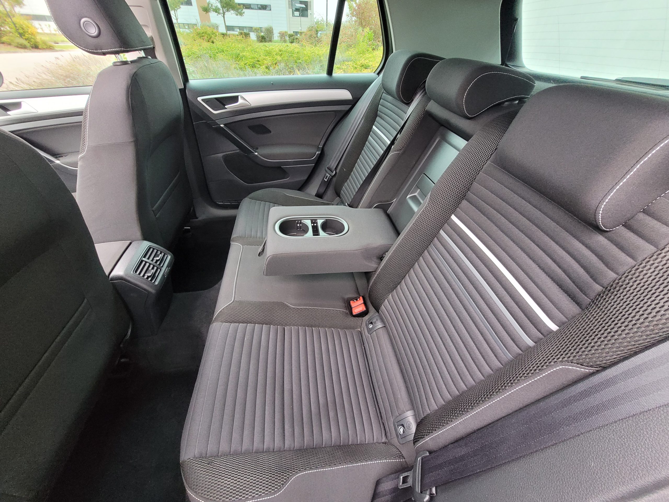 
								Volkswagen Golf 1.2 TSI 105 DSG7 CUP TOIT OUVRANT 1ER MAIN ENTRETIENT VW COMPLET GARANTIE 3/6/12MOIS full									