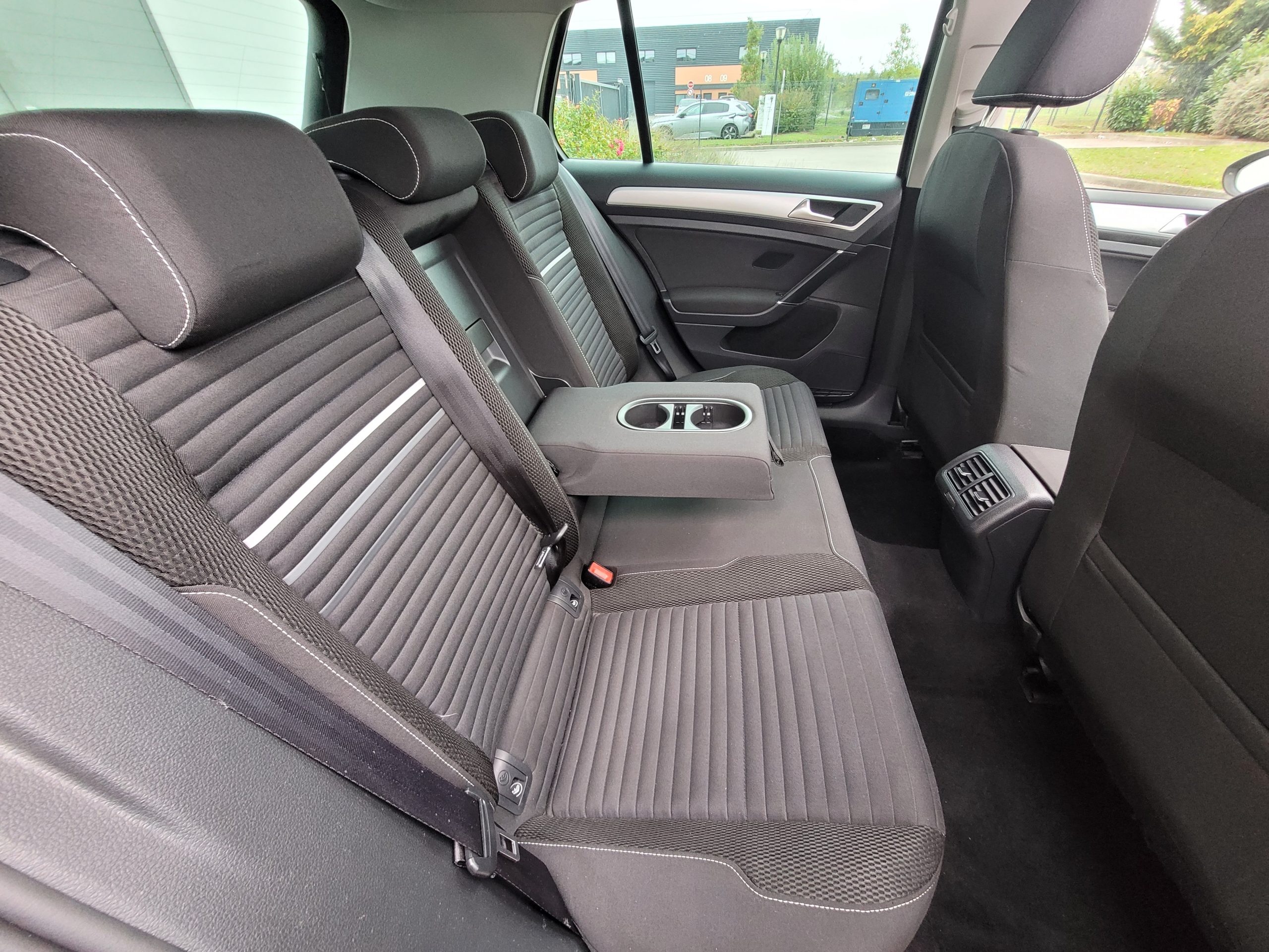 
								Volkswagen Golf 1.2 TSI 105 DSG7 CUP TOIT OUVRANT 1ER MAIN ENTRETIENT VW COMPLET GARANTIE 3/6/12MOIS full									