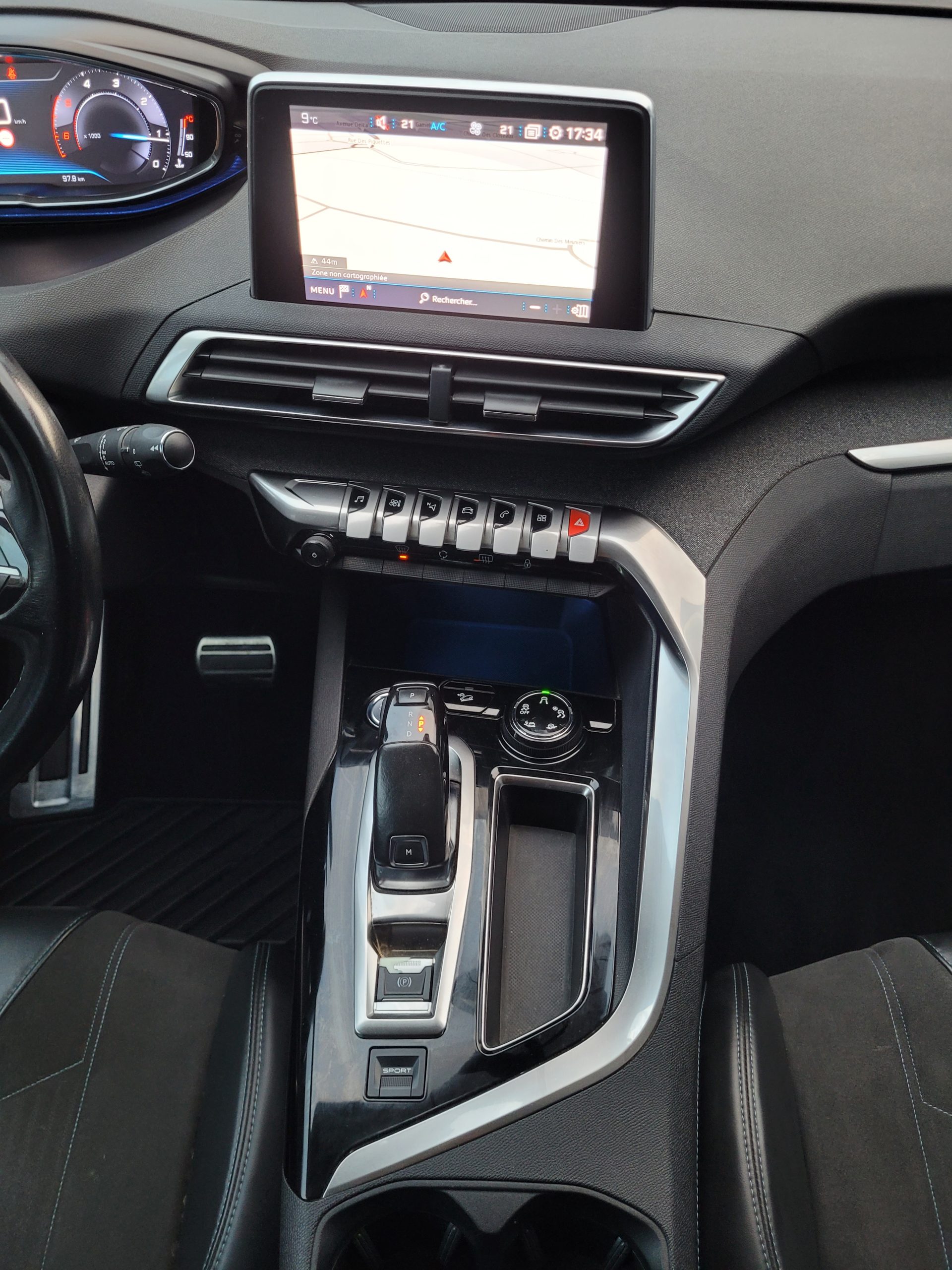 
								PEUGEOT 3008 1.6 BLUEHDI 120 EAT6 CROSSWAY full									