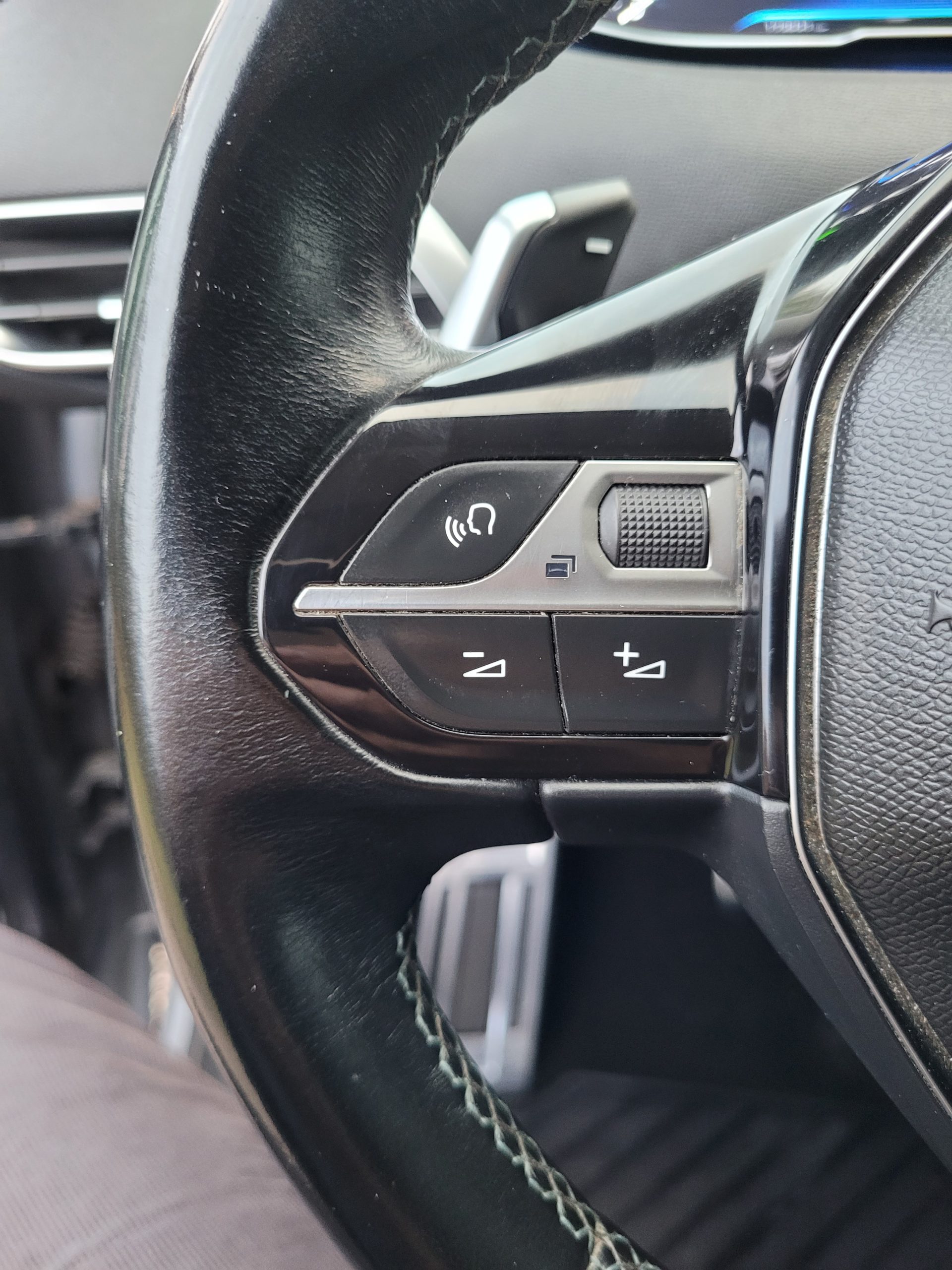 
								PEUGEOT 3008 1.6 BLUEHDI 120 EAT6 CROSSWAY full									