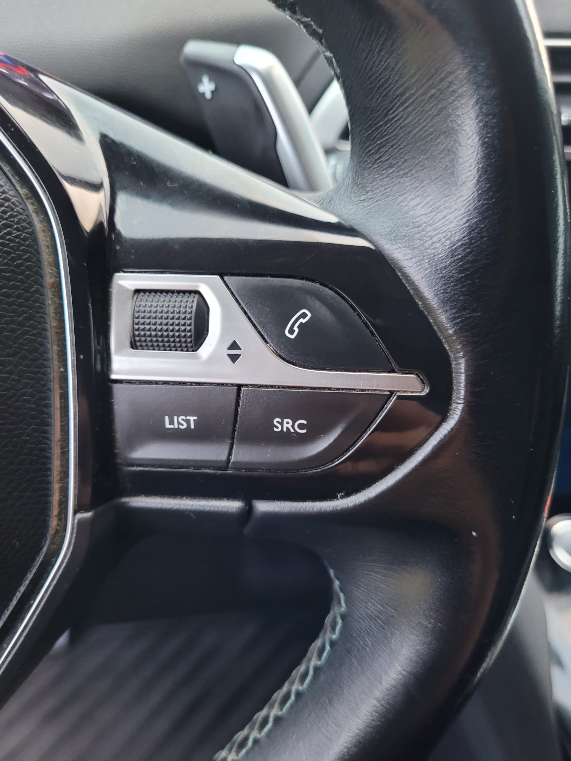 
								PEUGEOT 3008 1.6 BLUEHDI 120 EAT6 CROSSWAY full									