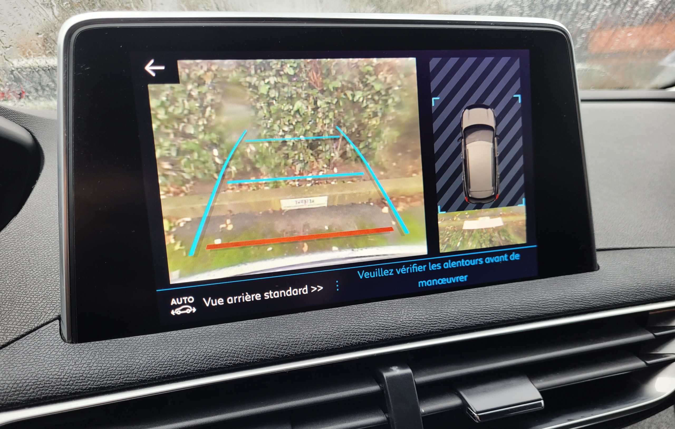 
								PEUGEOT 3008 1.6 BLUEHDI 120 EAT6 CROSSWAY full									