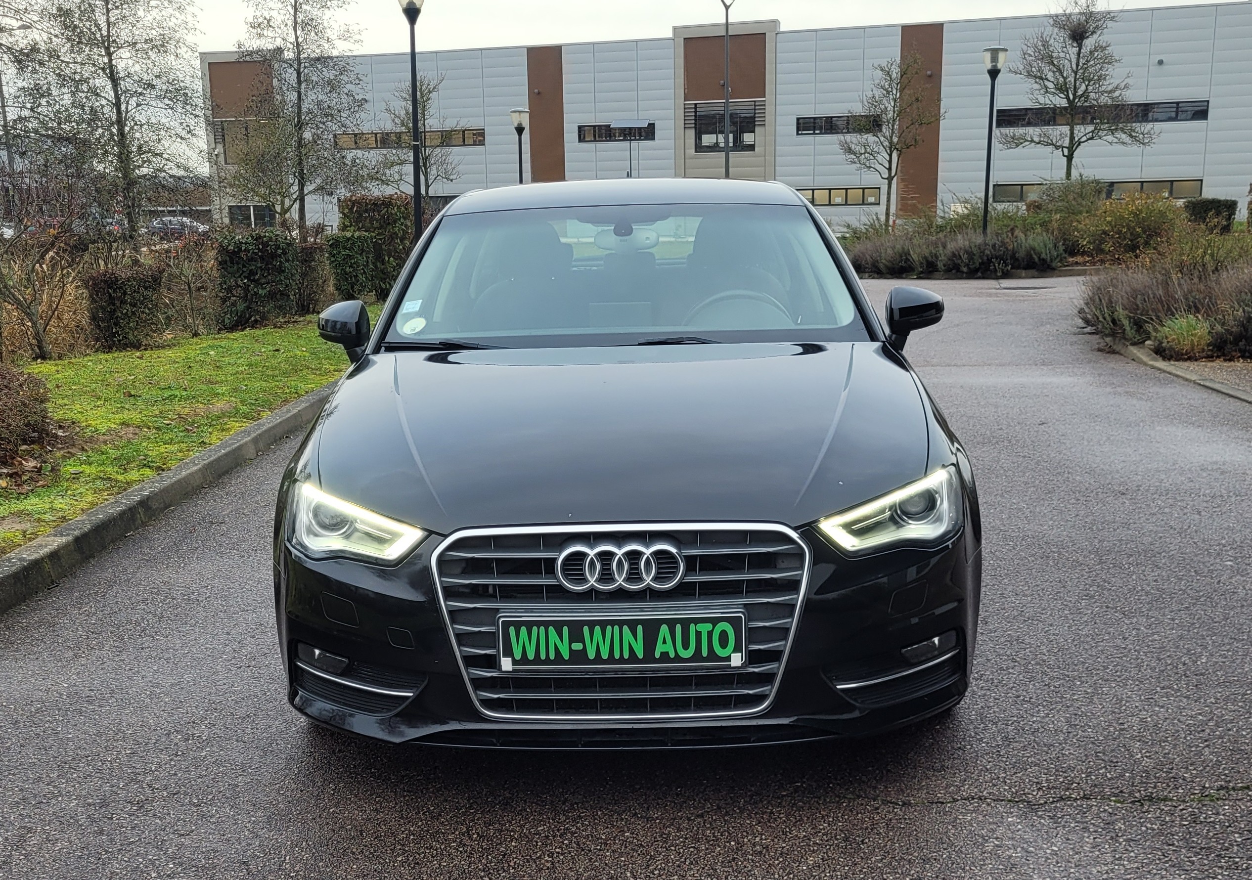 
								AUDI A3 2.0 TDI 150 BUSINESS LINE full									