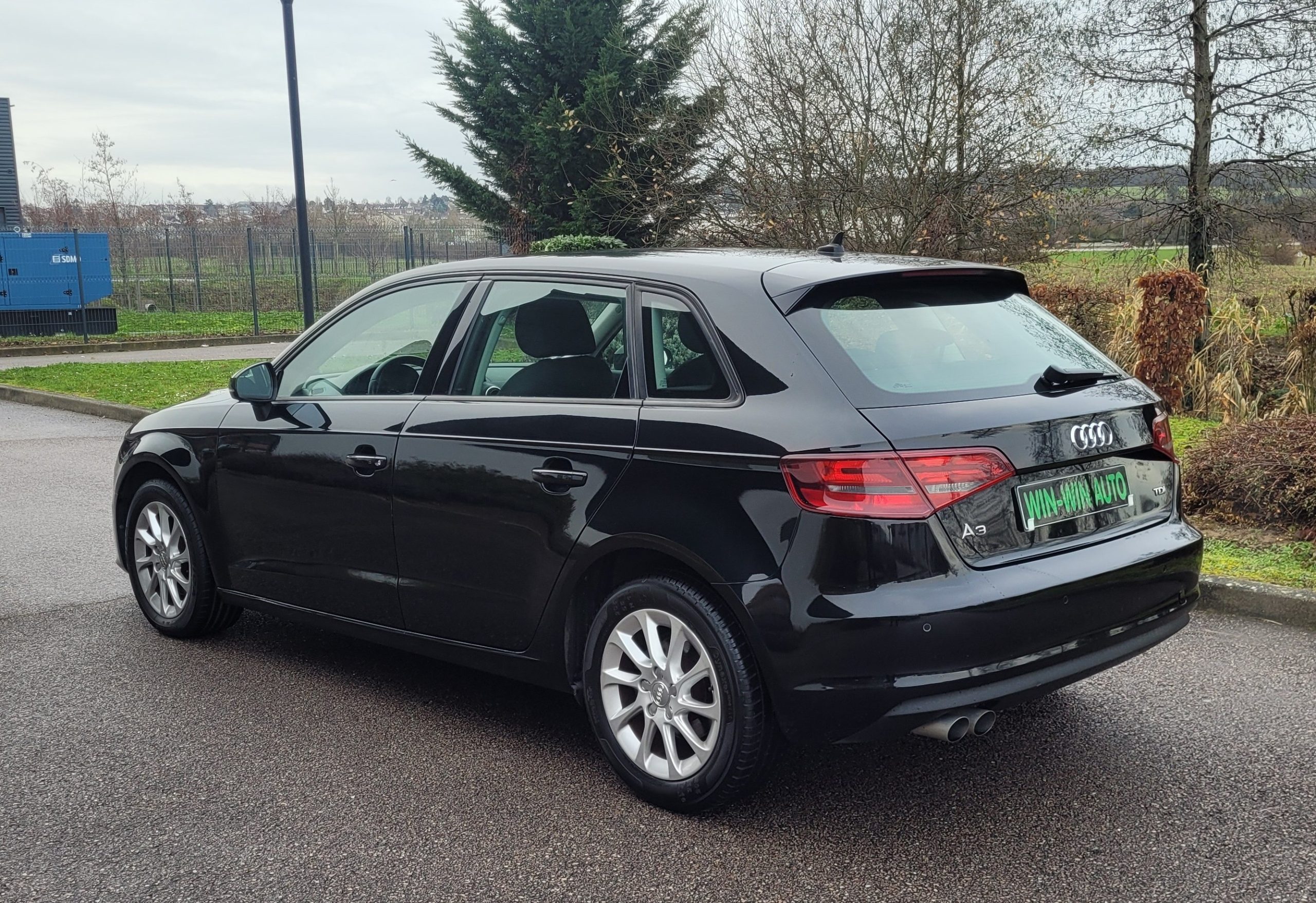 
								AUDI A3 2.0 TDI 150 BUSINESS LINE full									