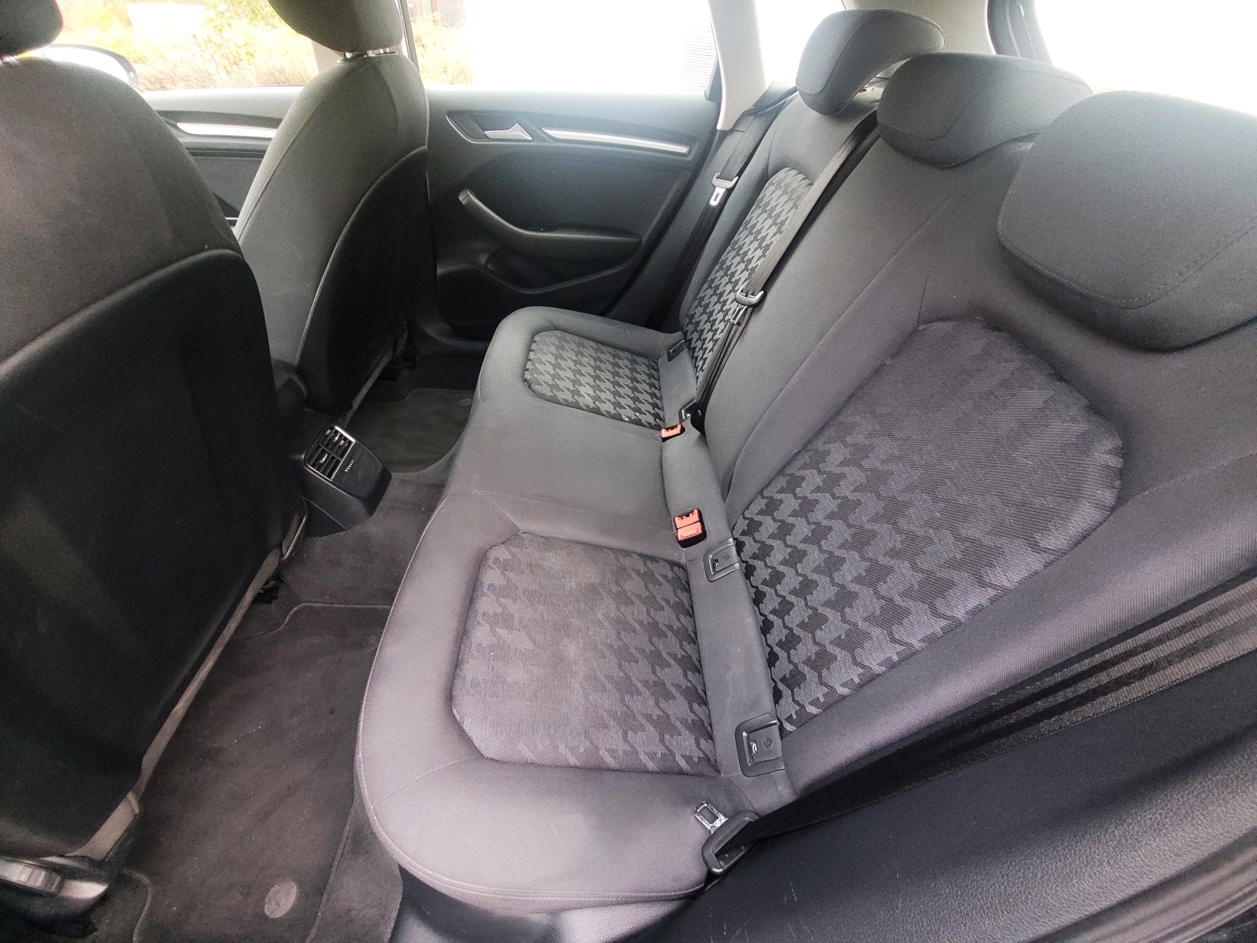 
								AUDI A3 2.0 TDI 150 BUSINESS LINE full									