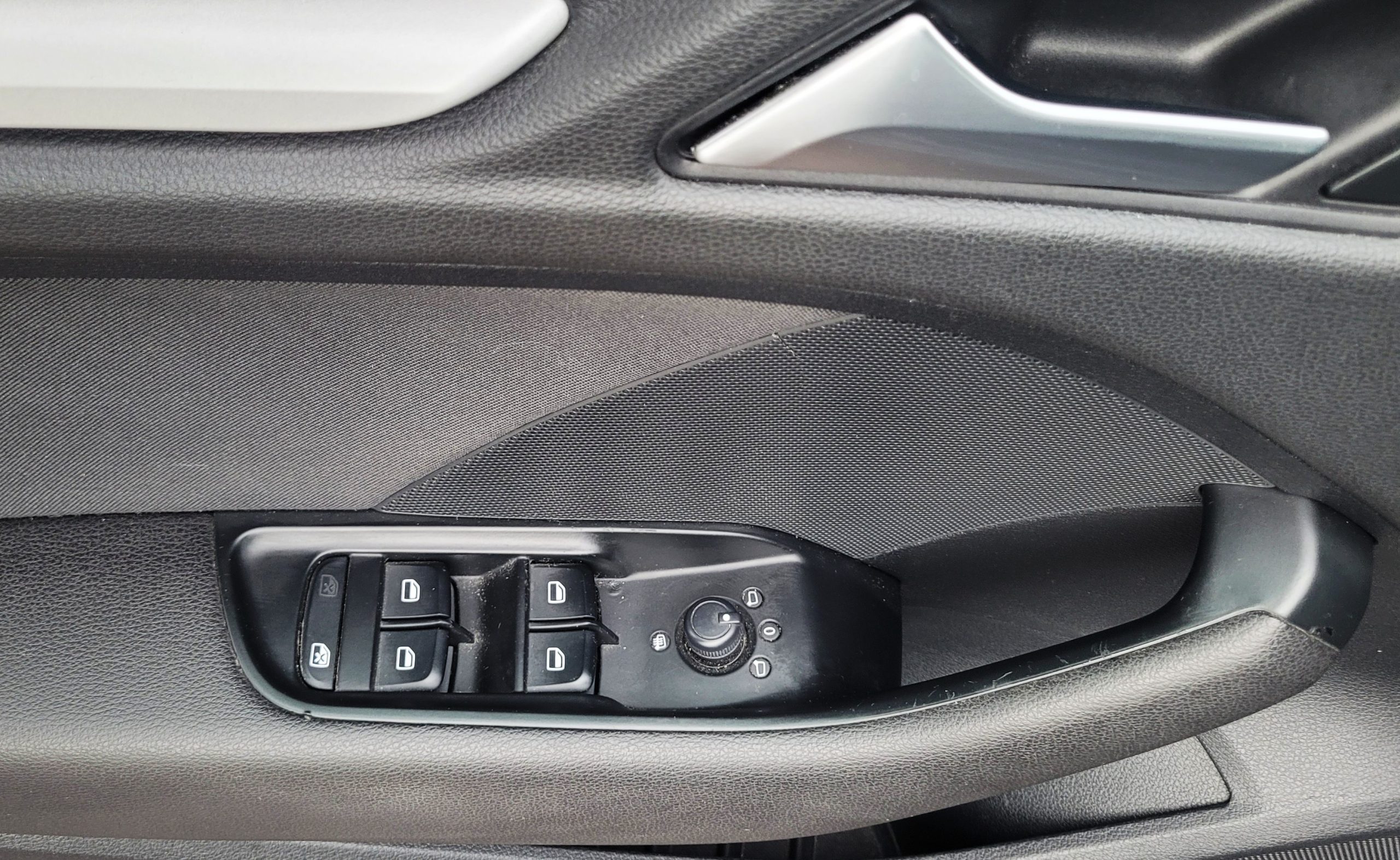 
								AUDI A3 2.0 TDI 150 BUSINESS LINE full									