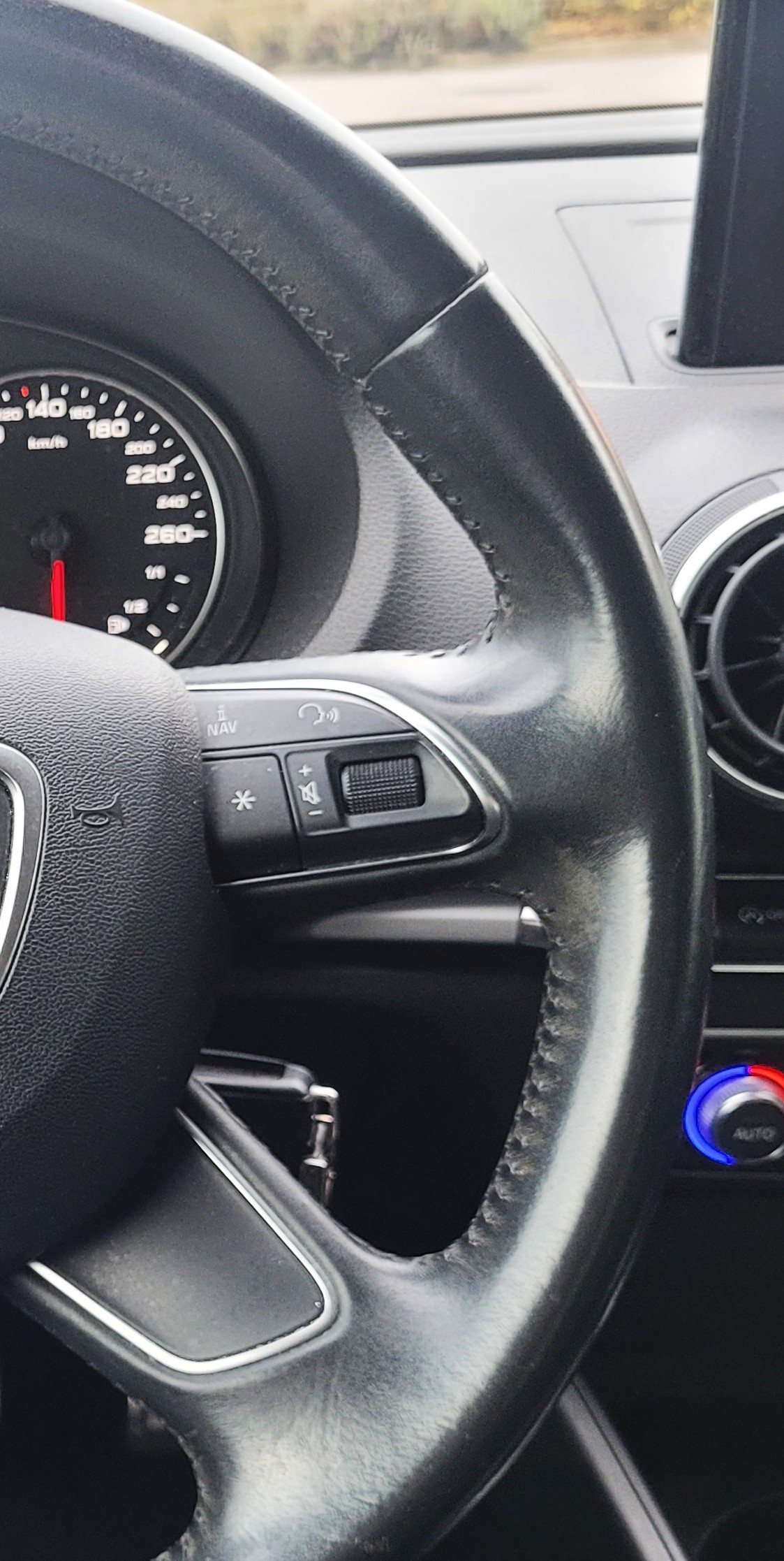 
								AUDI A3 2.0 TDI 150 BUSINESS LINE full									