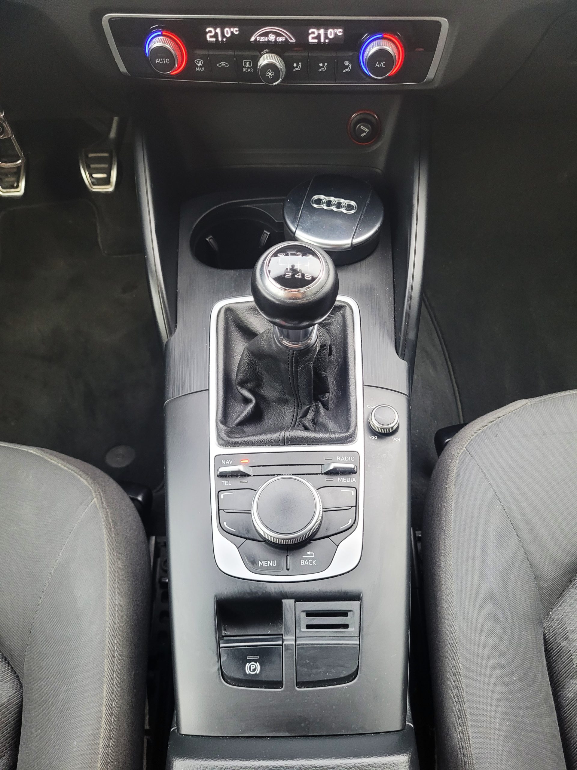 
								AUDI A3 2.0 TDI 150 BUSINESS LINE full									