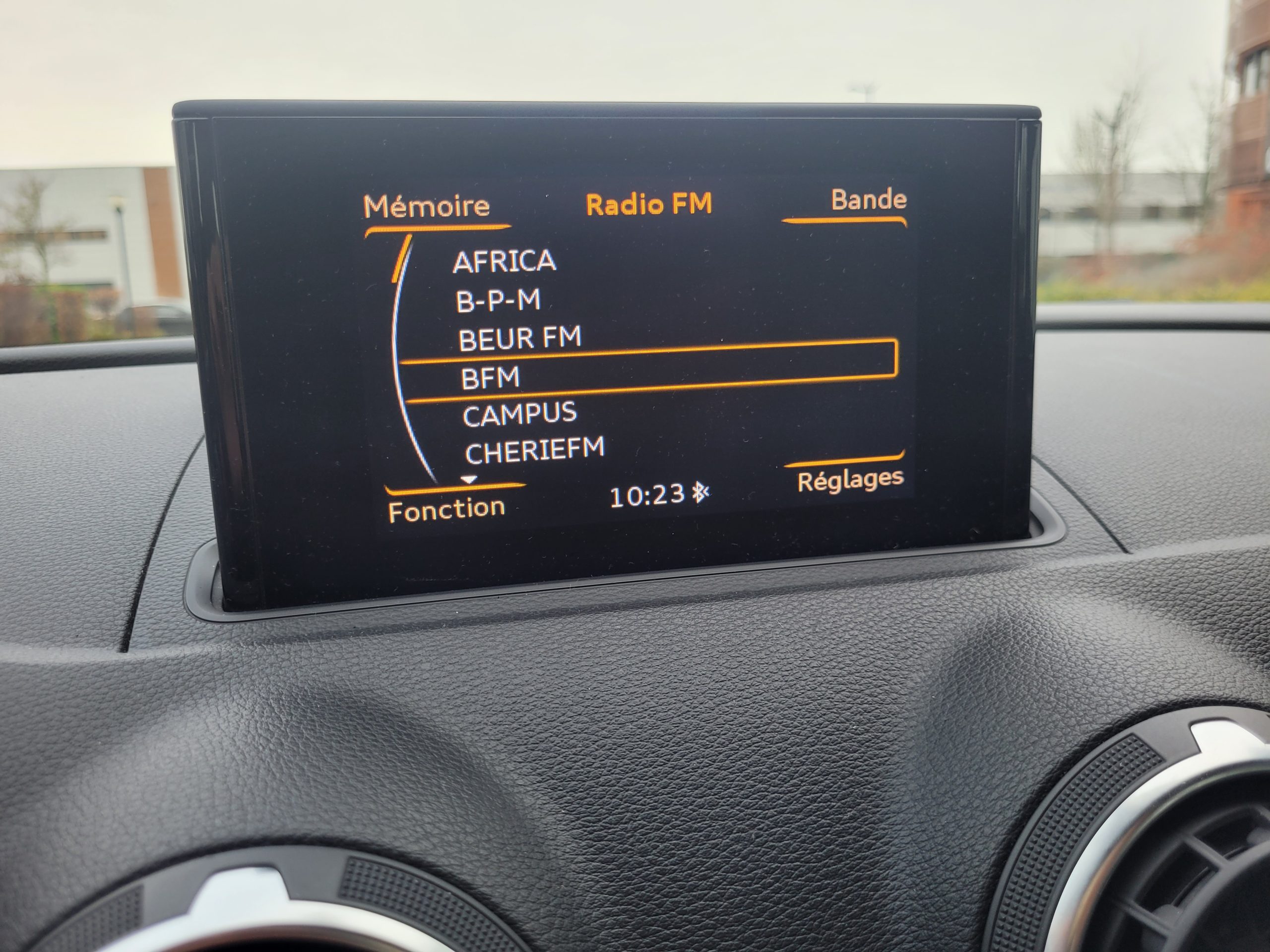 
								AUDI A3 2.0 TDI 150 BUSINESS LINE full									